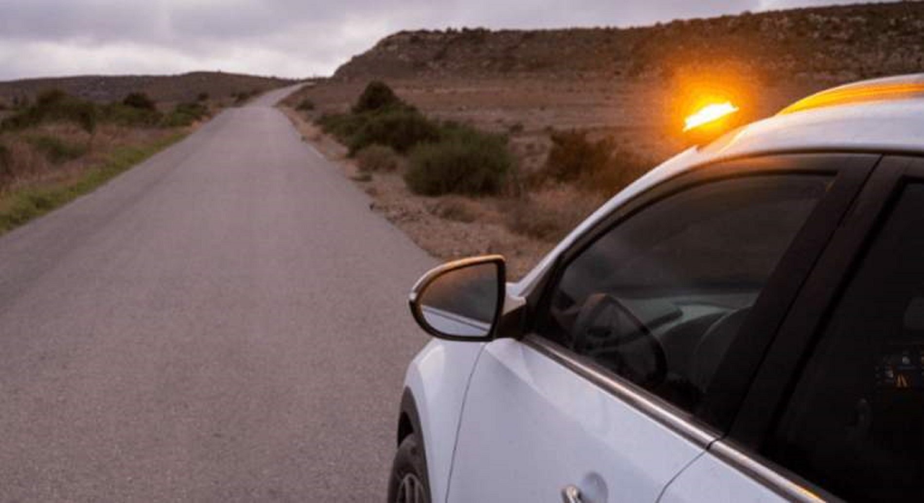 Aldi tiene la luz de emergencia que será obligatoria para los coches: muy barata