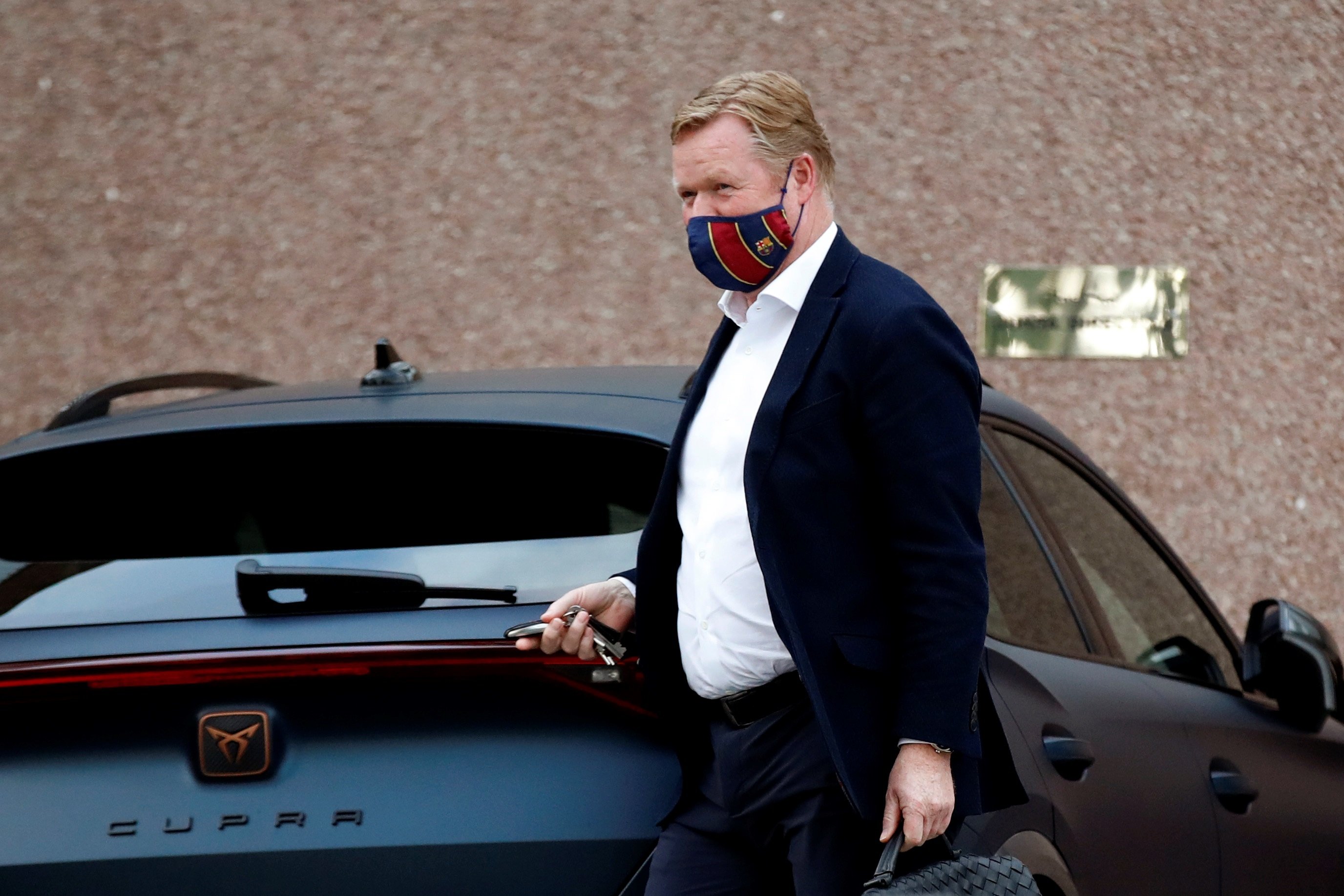 Koeman pasa por el hospital después de sufrir un ataque de ansiedad