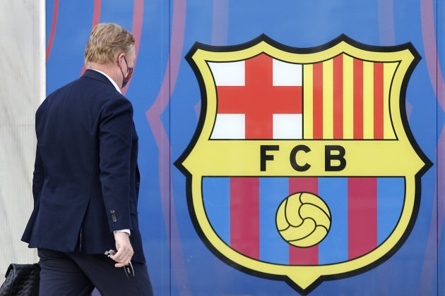 Ronald Koeman escudo Barca EFE