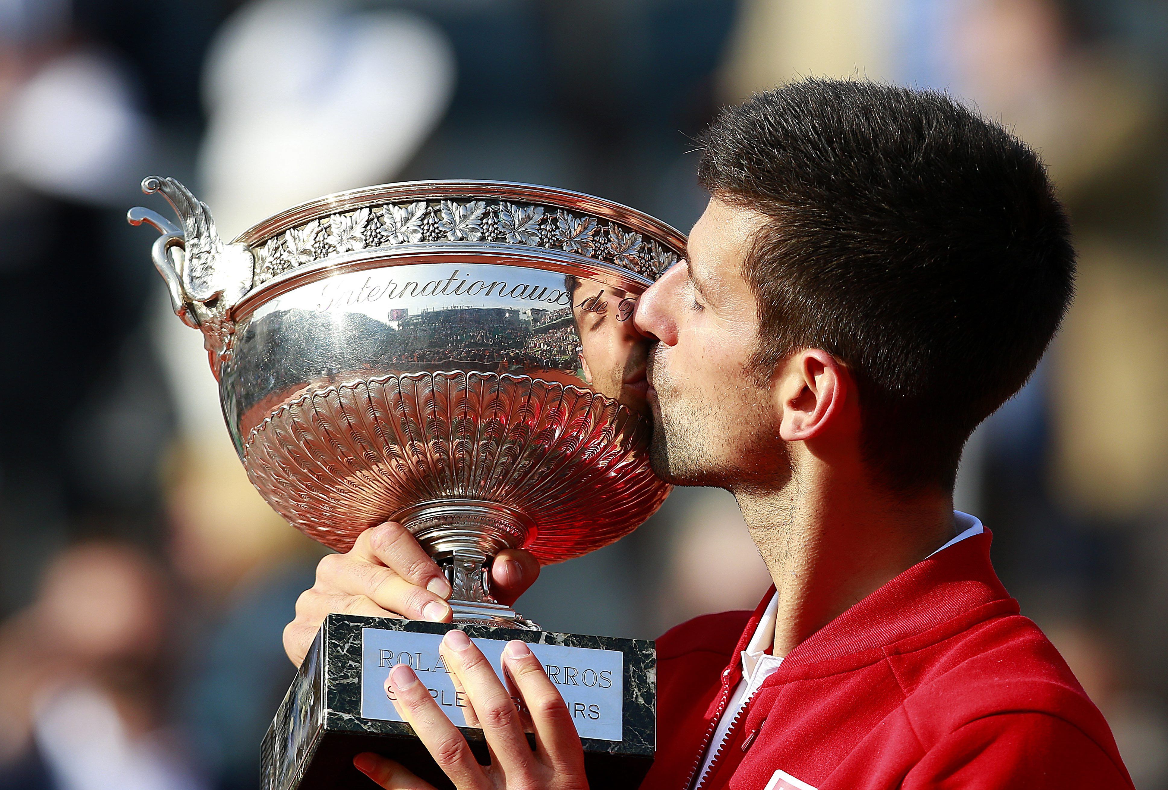 Djokovic estrena corona a París