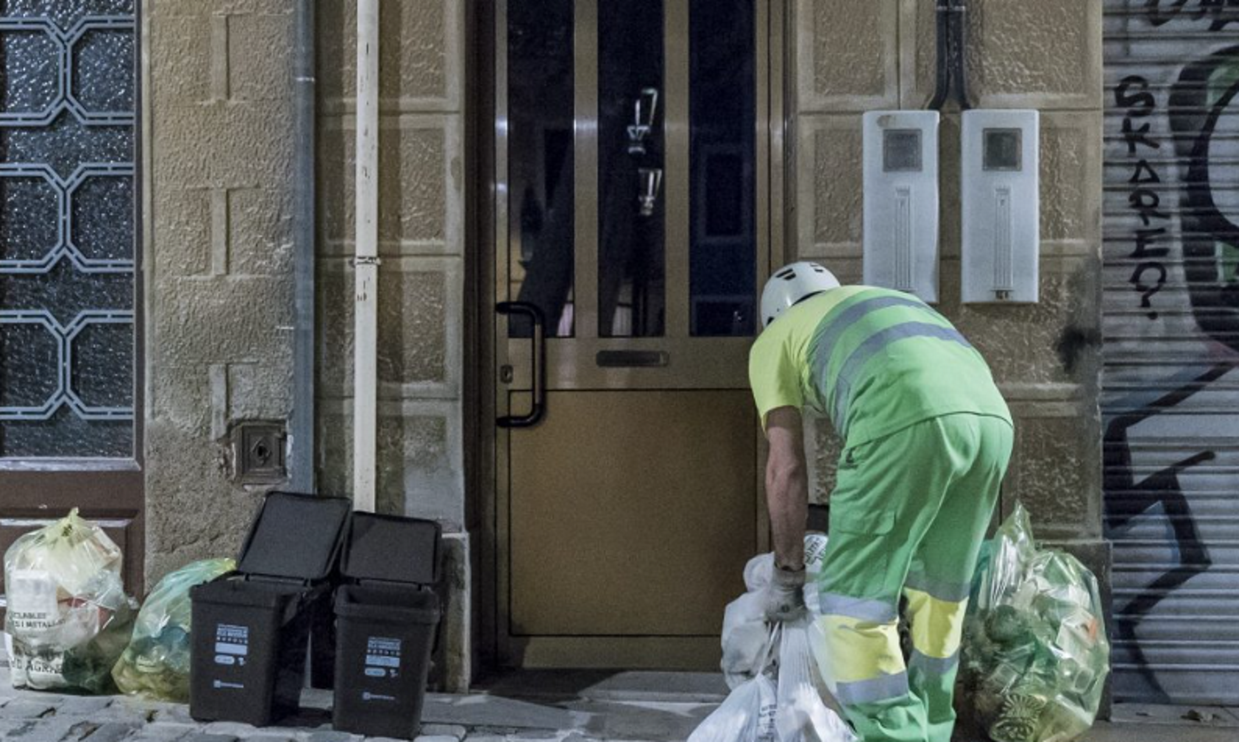Malestar entre els veïns de Sant Andreu pel nou servei de recollida de residus