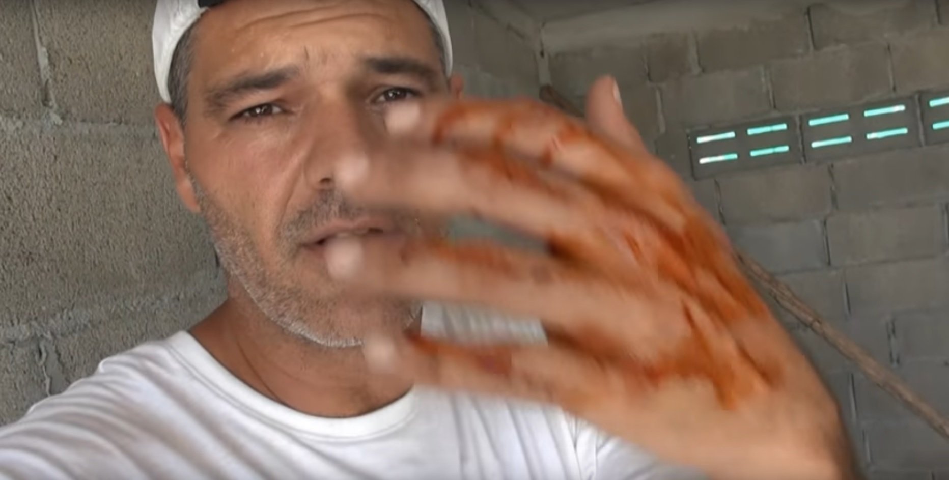 [VÍDEO] Frank Cuesta, atacat en viu per una pitó