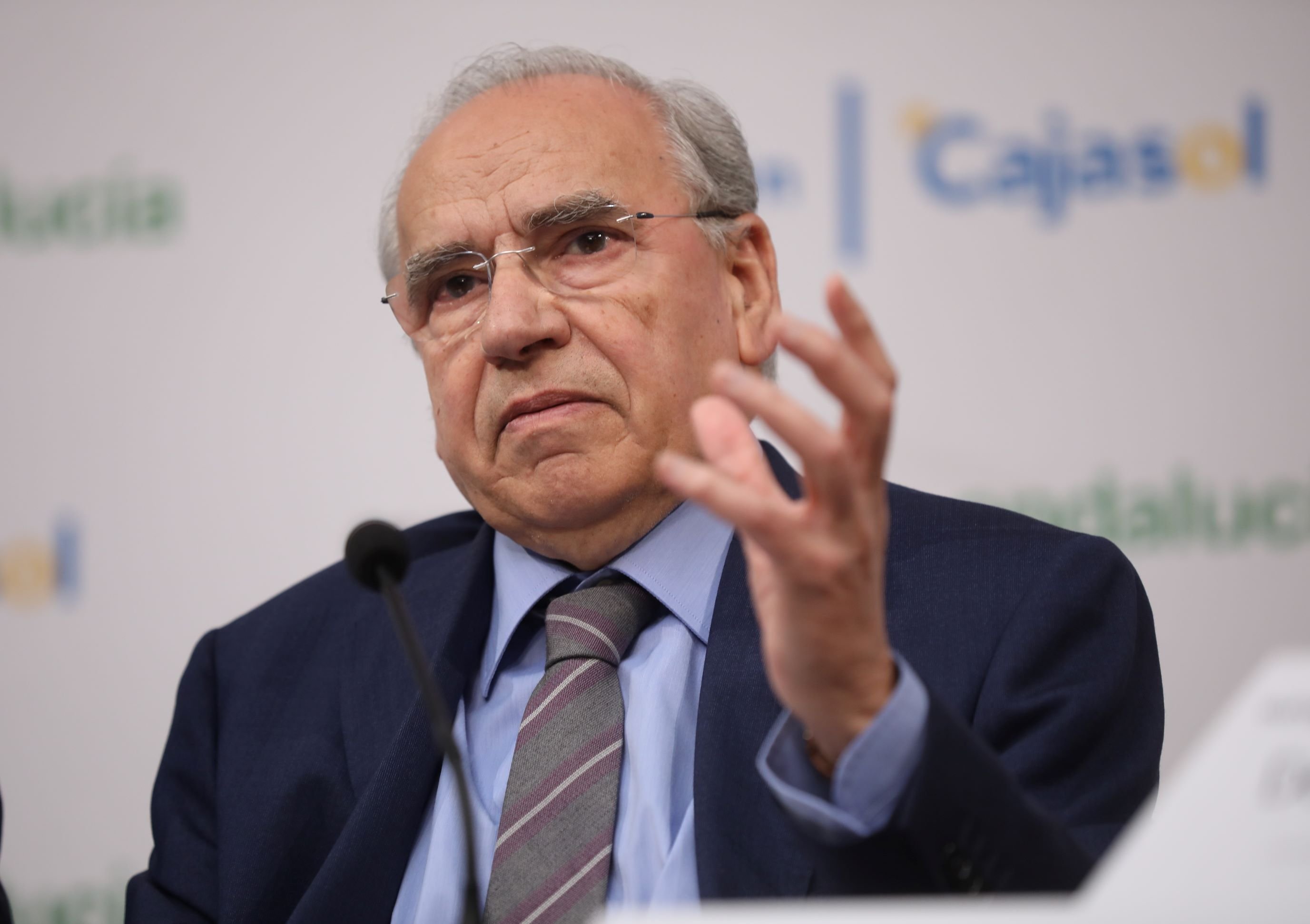 Alfonso Guerra contra els indults: "Seria un acte il·legal"