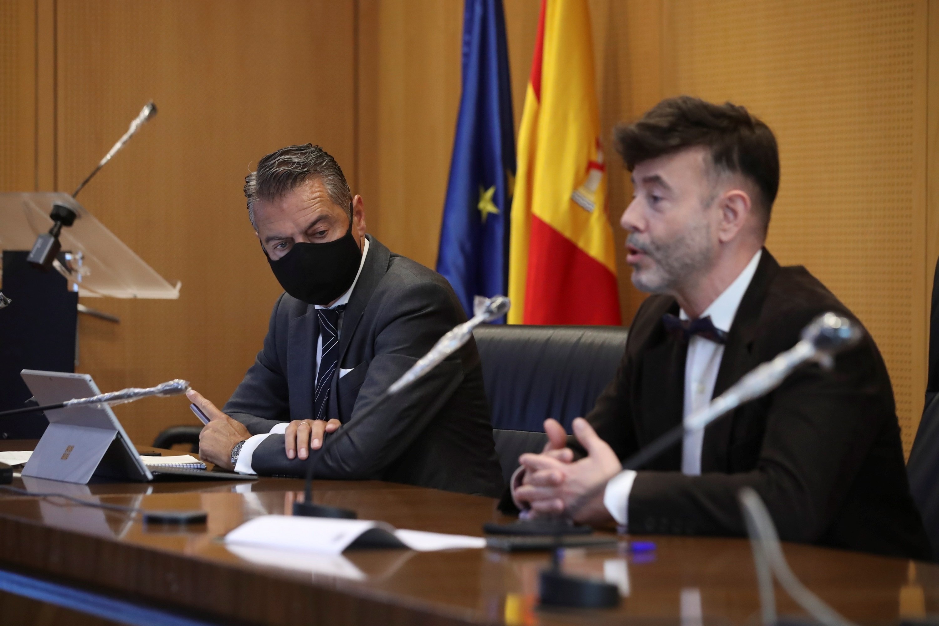 La Fiscalia es fa seves les víctimes del 17-A i obvia la solitud dels Mossos