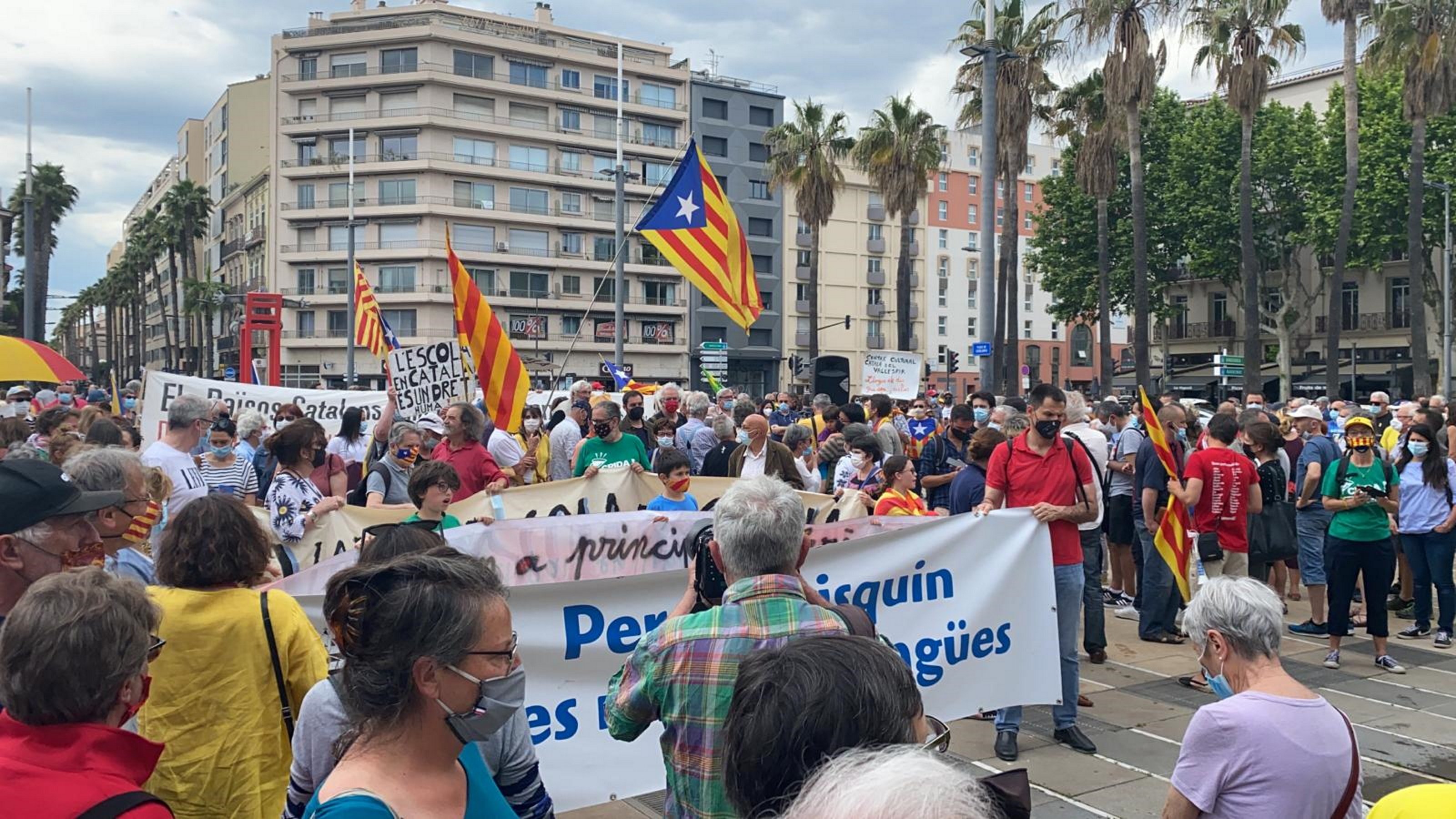 Perpinyà se manifiesta a favor de la inmersión en catalán: éxito de convocatoria