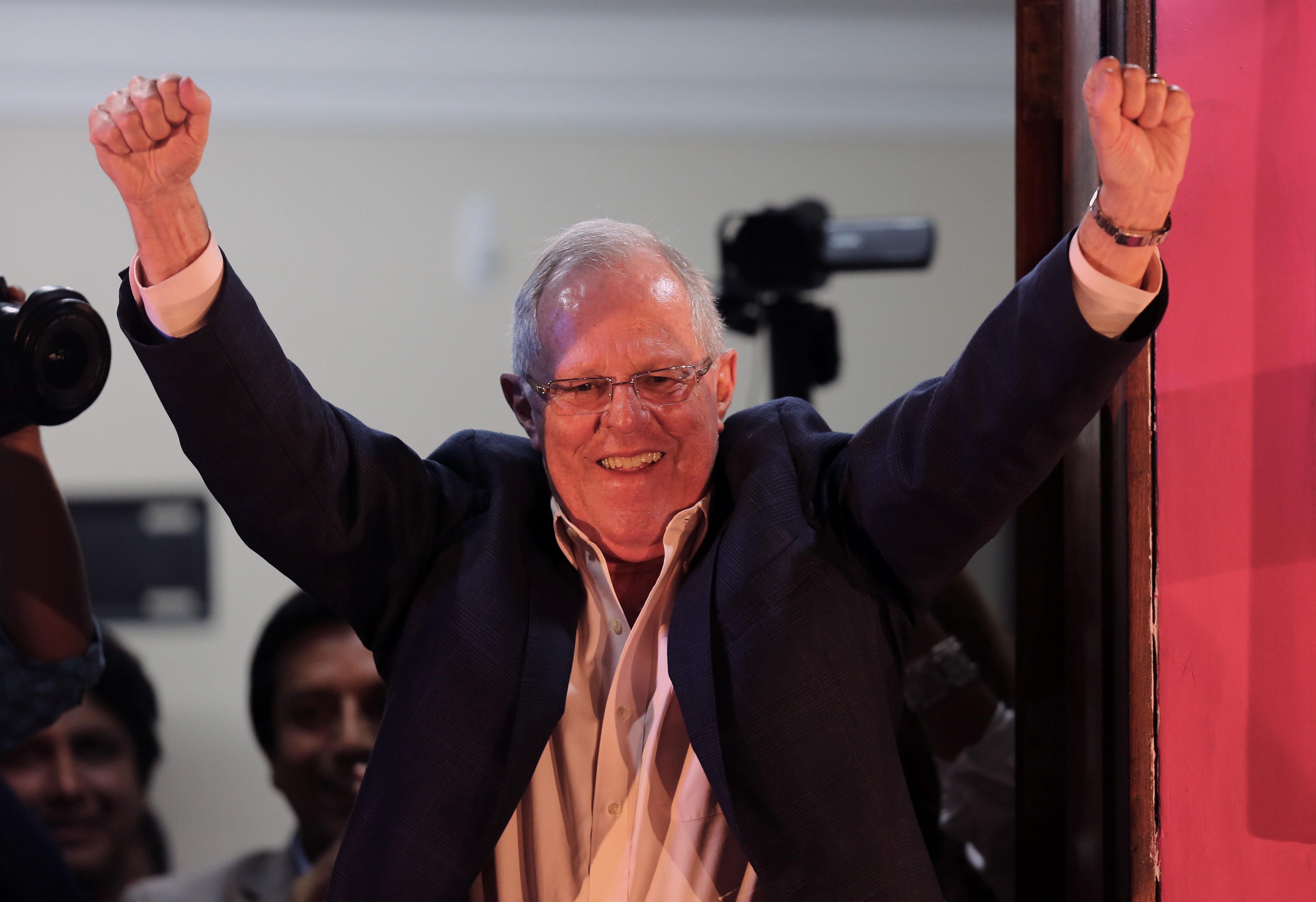 Kuczynski supera Fujimori per 0,25 % de vots, després de ser escrutat el 98,3%