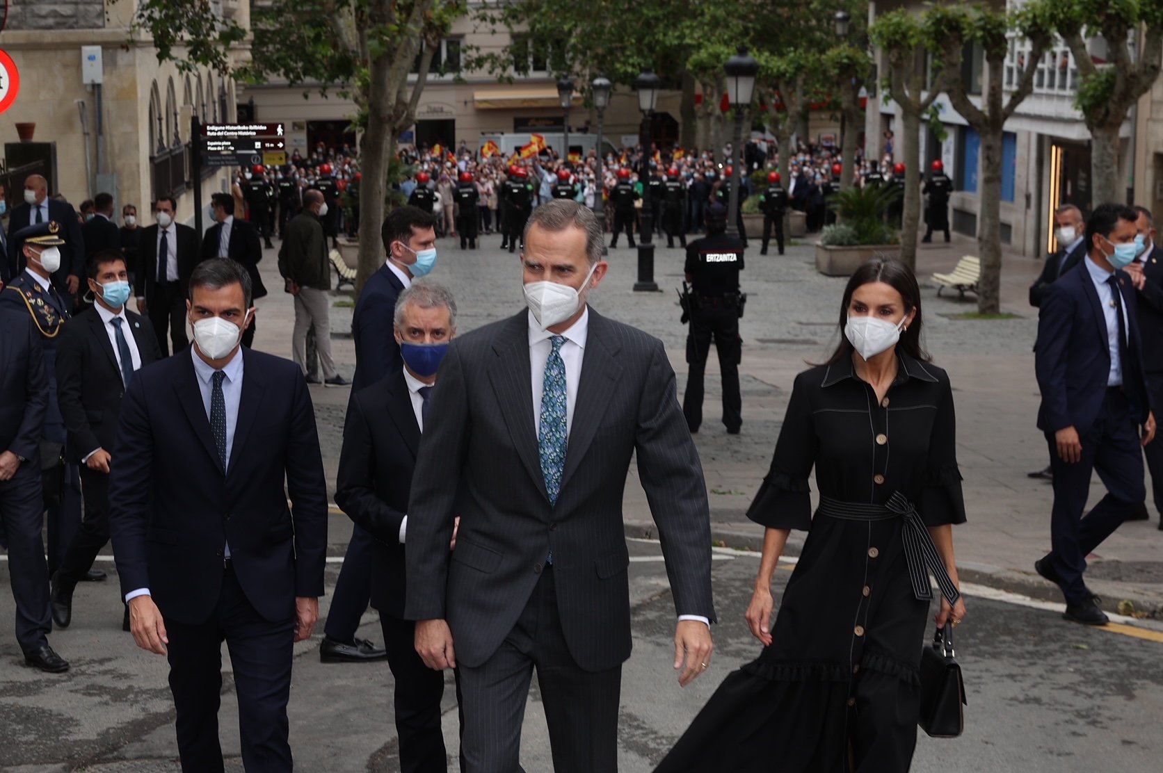 Felipe VI, abroncado en Vitoria por un memorial que excluye el terrorismo de estado