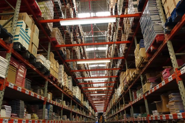 LIBROS-ALMACÉN-SANTO JORDI-ROBERTO LAZARO-01