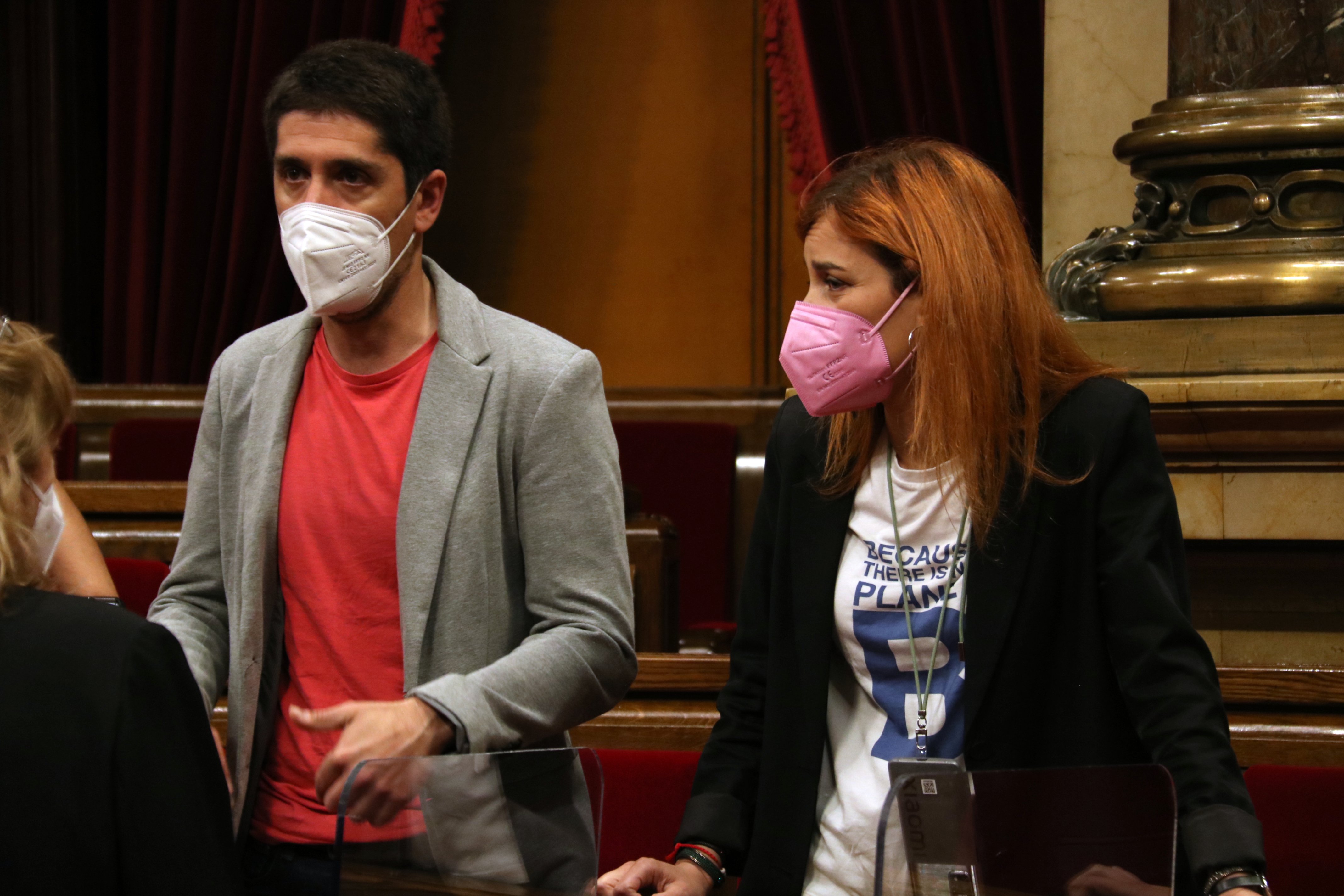 Els comuns volen que Puigneró comparegui pel límit de persones en les trobades