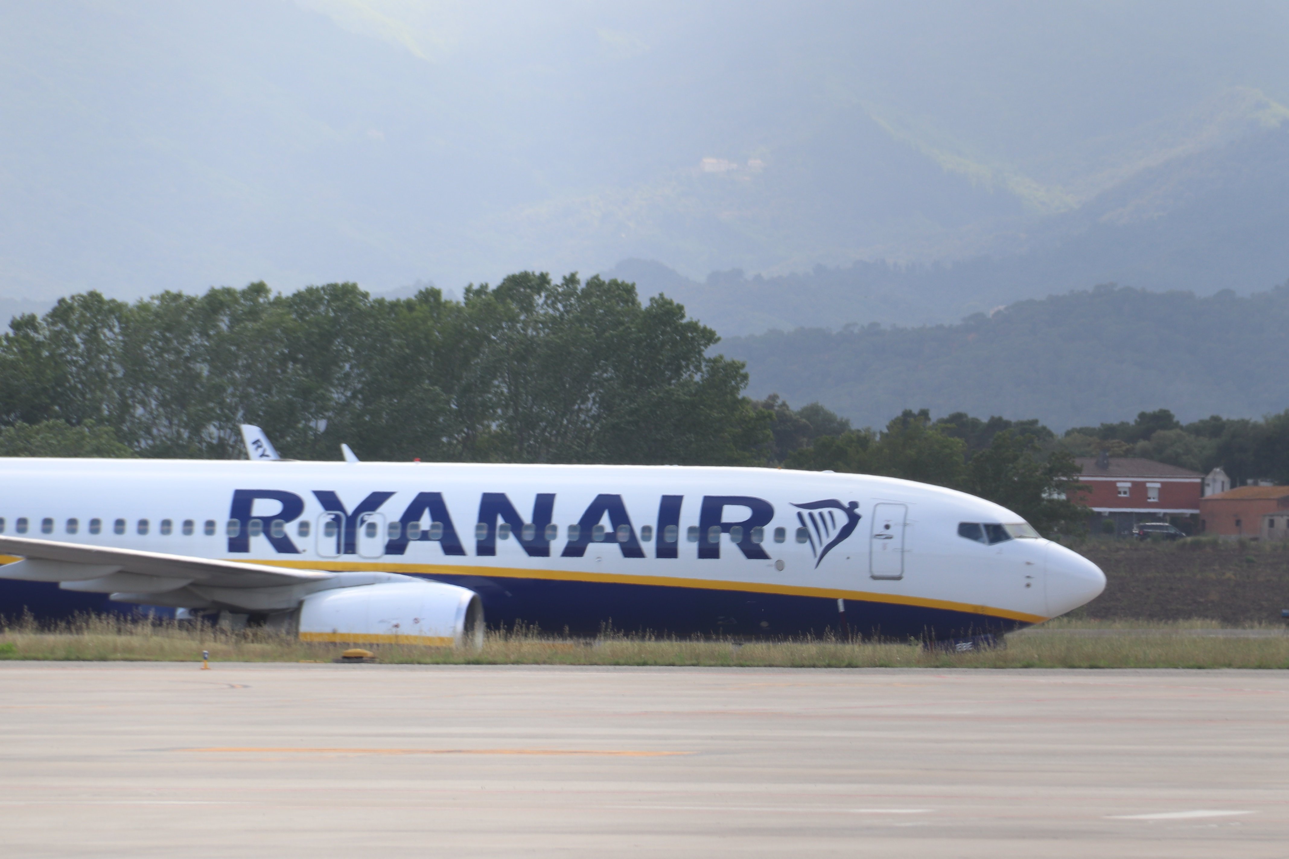 Ryanair vuelve a aterrizar en Girona después de ocho meses con viajeros de Londres