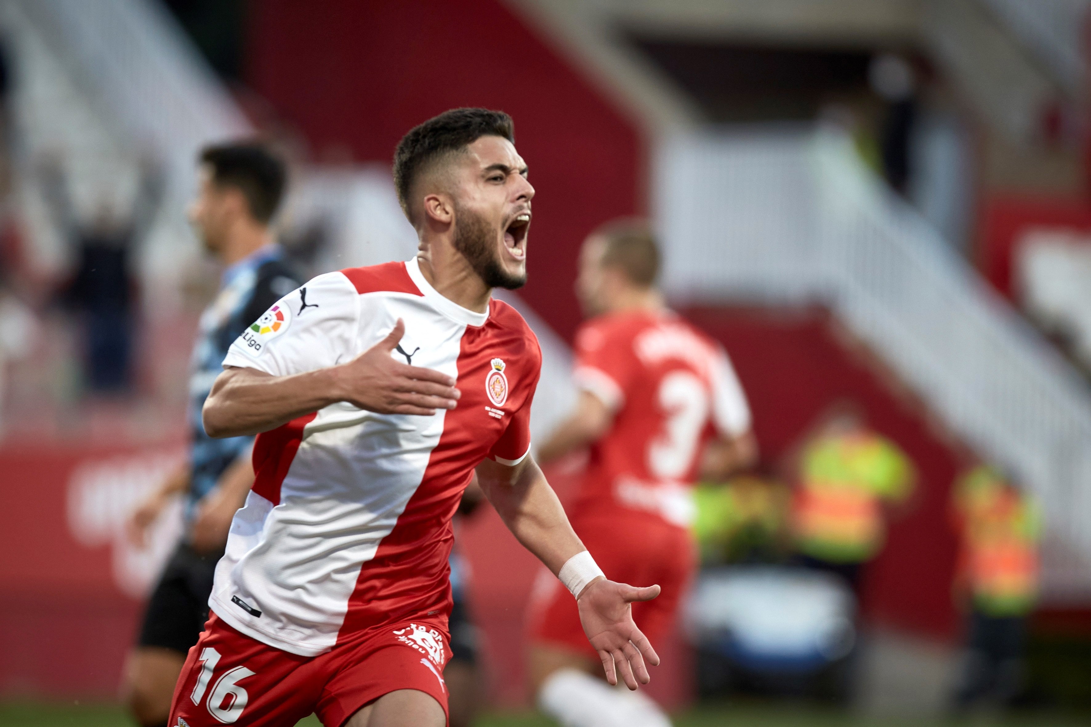 El Girona encarrila el play-off contra l'Almeria (3-0)