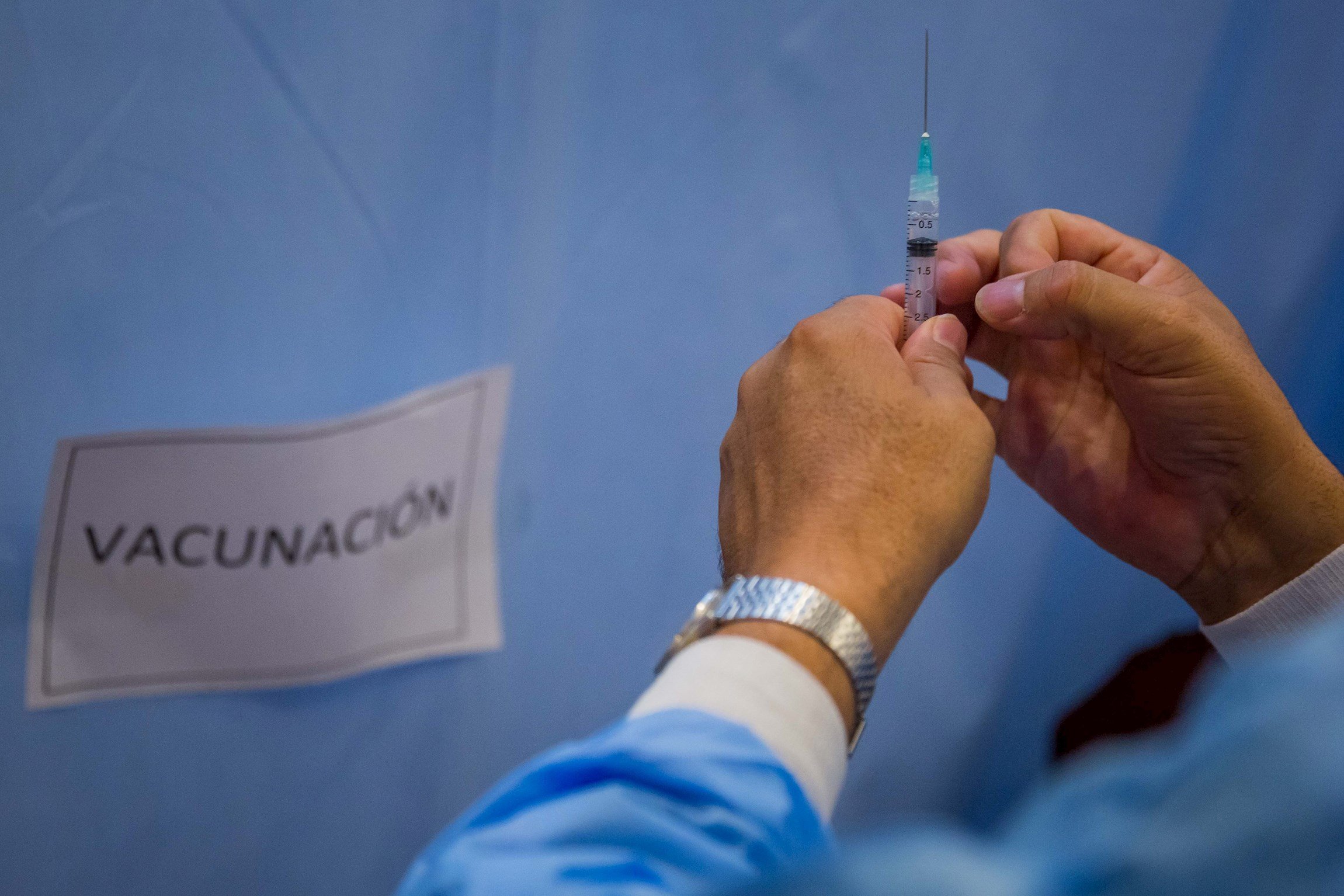 Los países pobres podrían necesitar 57 años para vacunar a toda la población