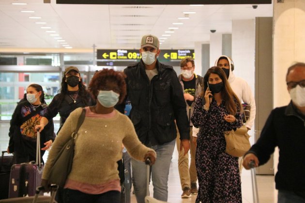 pasajeros aeropuerto prat acn