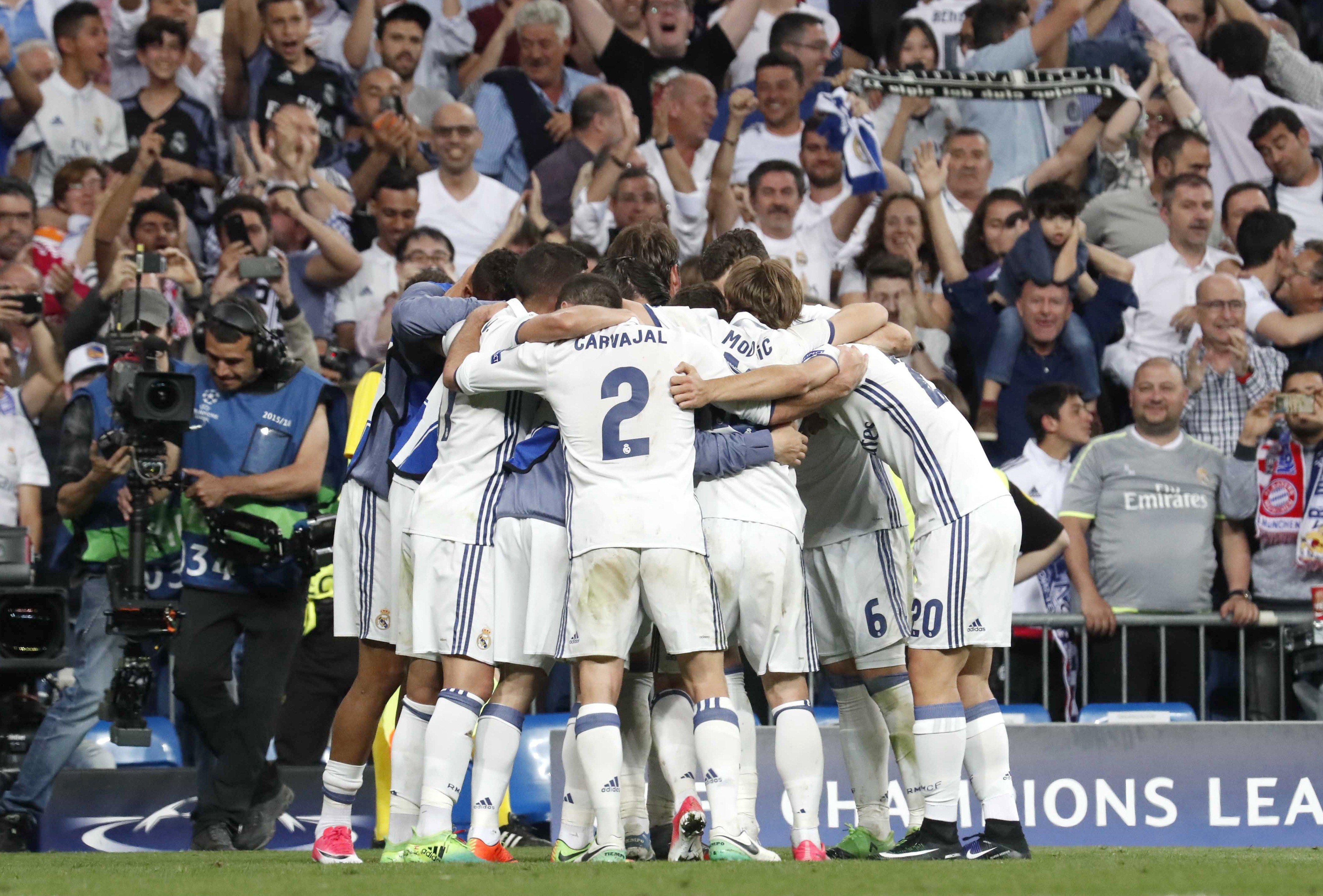 Cristiano i l'àrbitre classifiquen el Madrid per a semifinals (4-2)