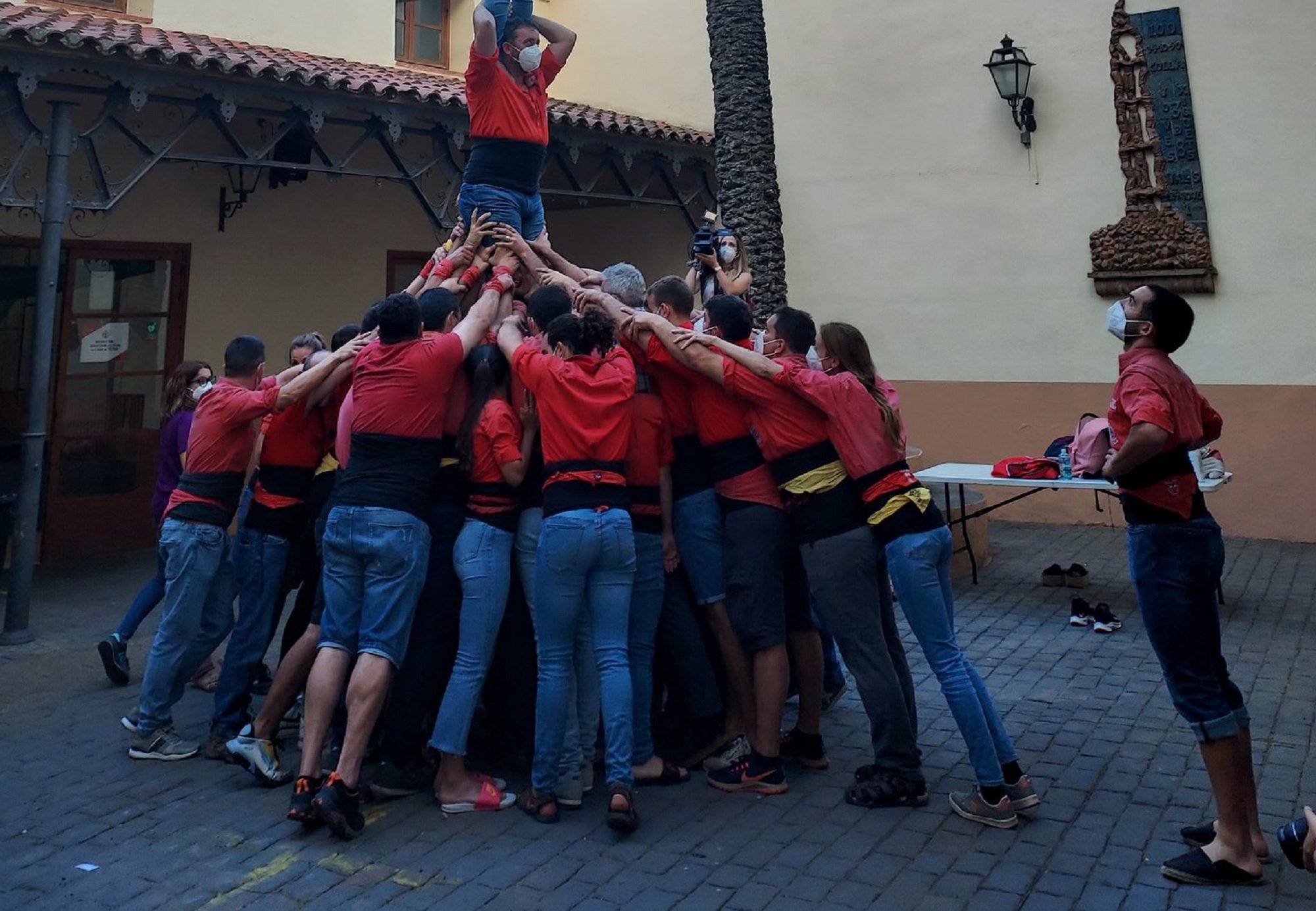 Los castellers de Valls vuelven a los ensayos para la actuación de Sant Joan