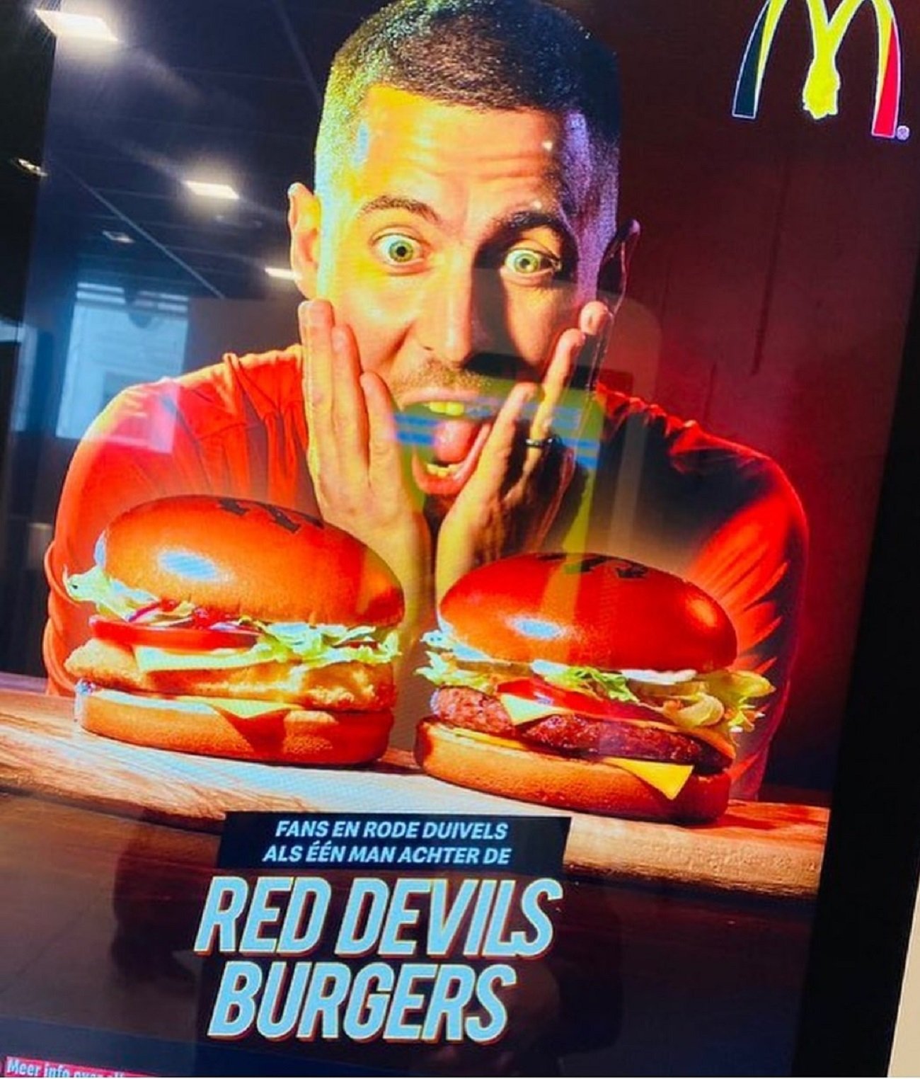 Parece una broma: Hazard, protagonista de un anuncio de hamburguesas