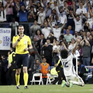 Àrbitre Viktor Kassai Reial Madrid Bayern de Munic Champions Lague Efe Àrbitre Viktor Kassai Reial Madrid Bayern de Munic Champions Lague Efe