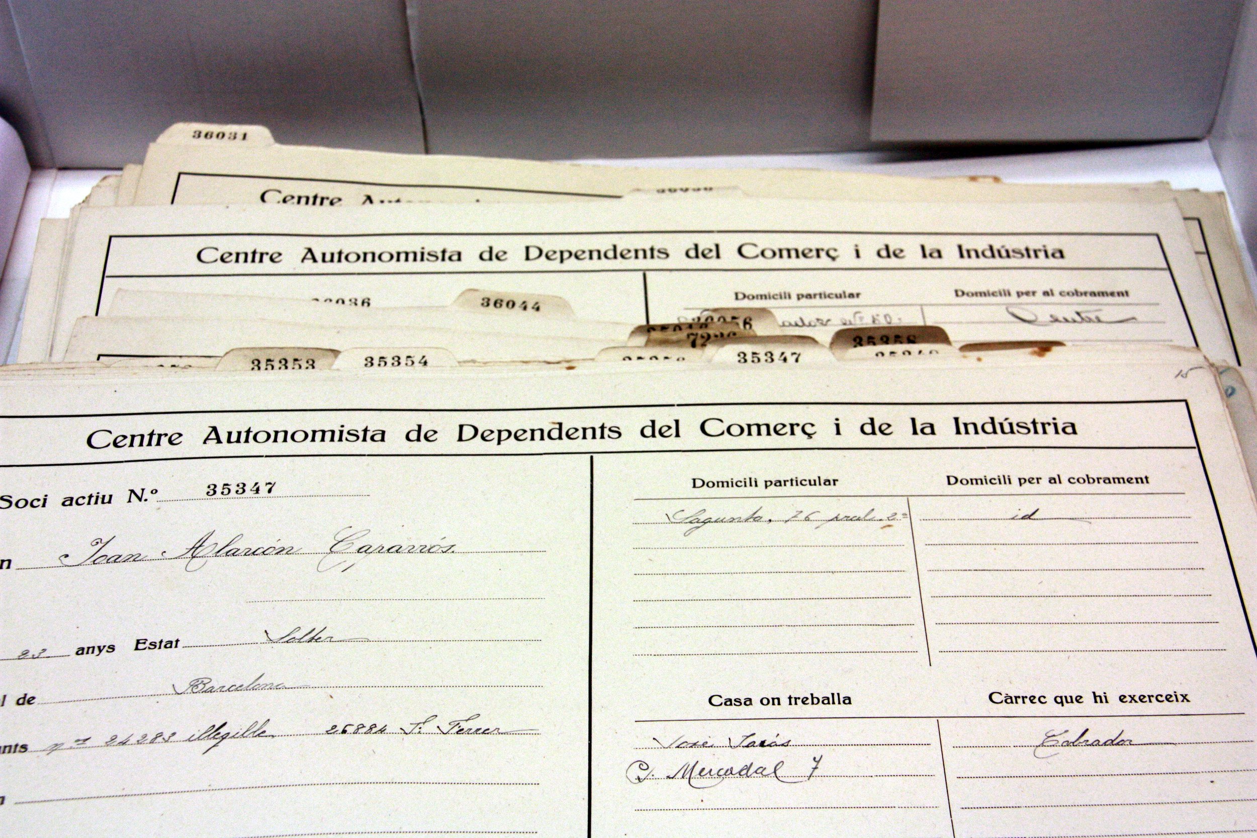 "Puigdemont, a la presó. Els documents, a Salamanca": així reclamen els papers aprofitant el 155