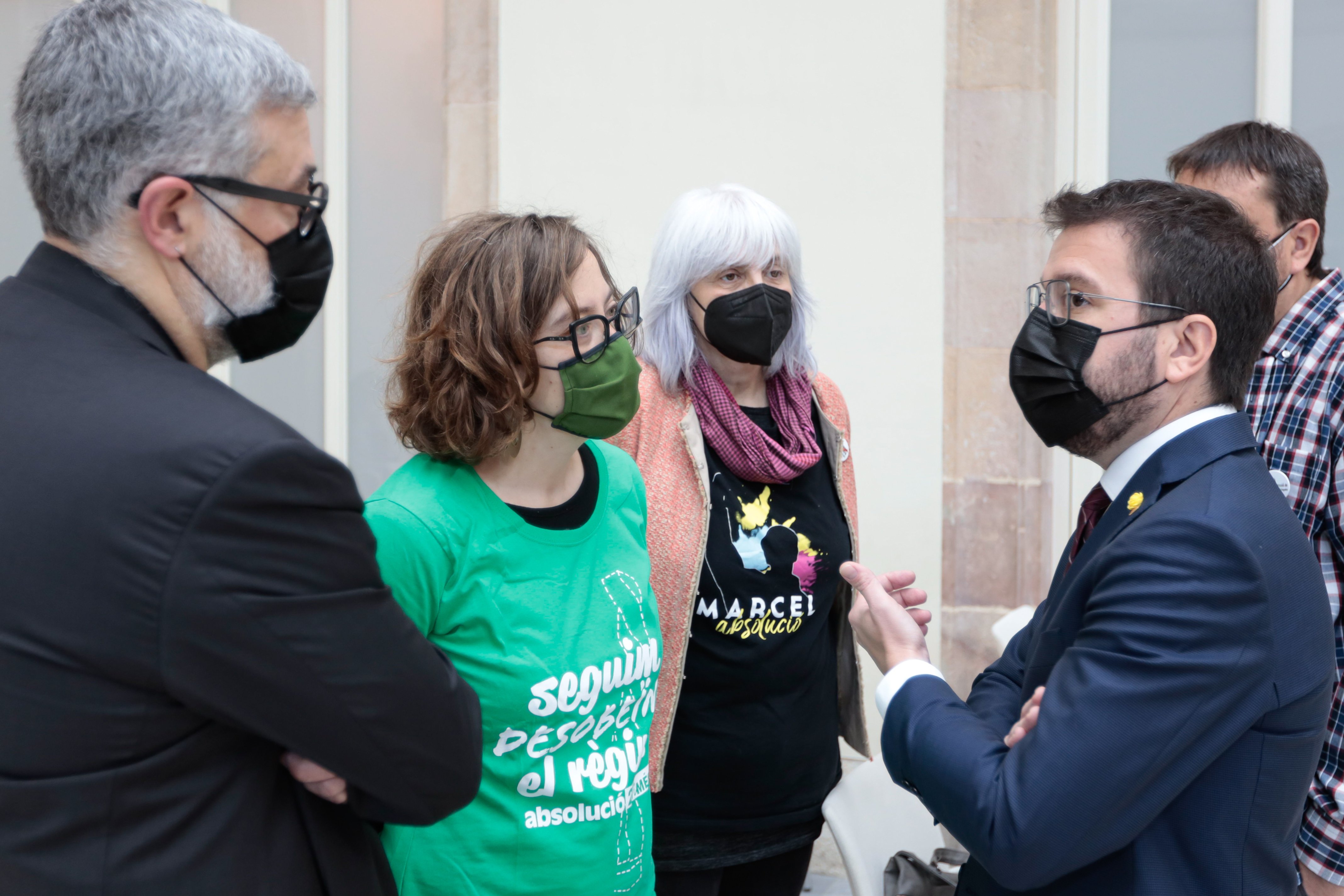 15 asambleas de 60 minutos, el plan de la CUP para decidir el futuro de las cuentas