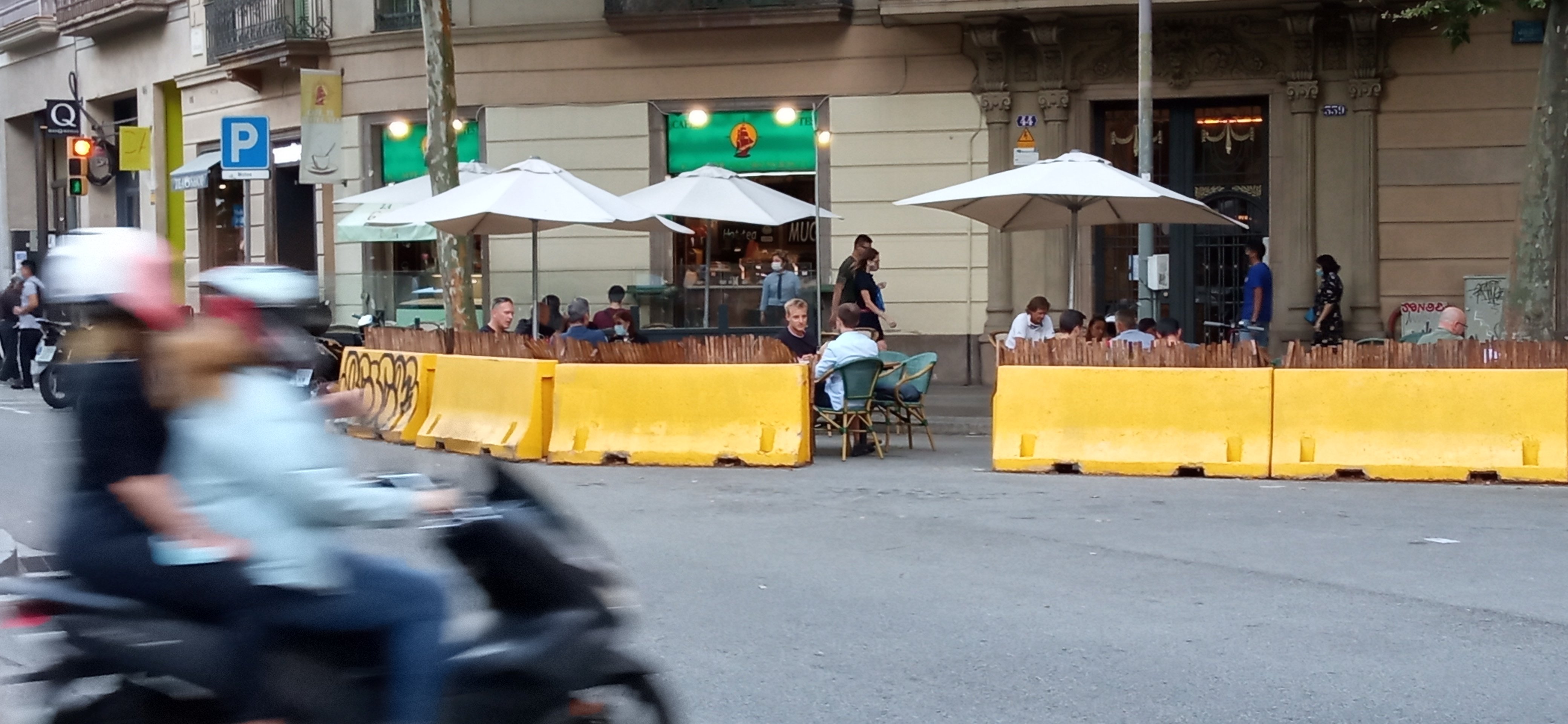 Barcelona subvenciona amb 4,5 milions la instal·lació de terrasses en calçada