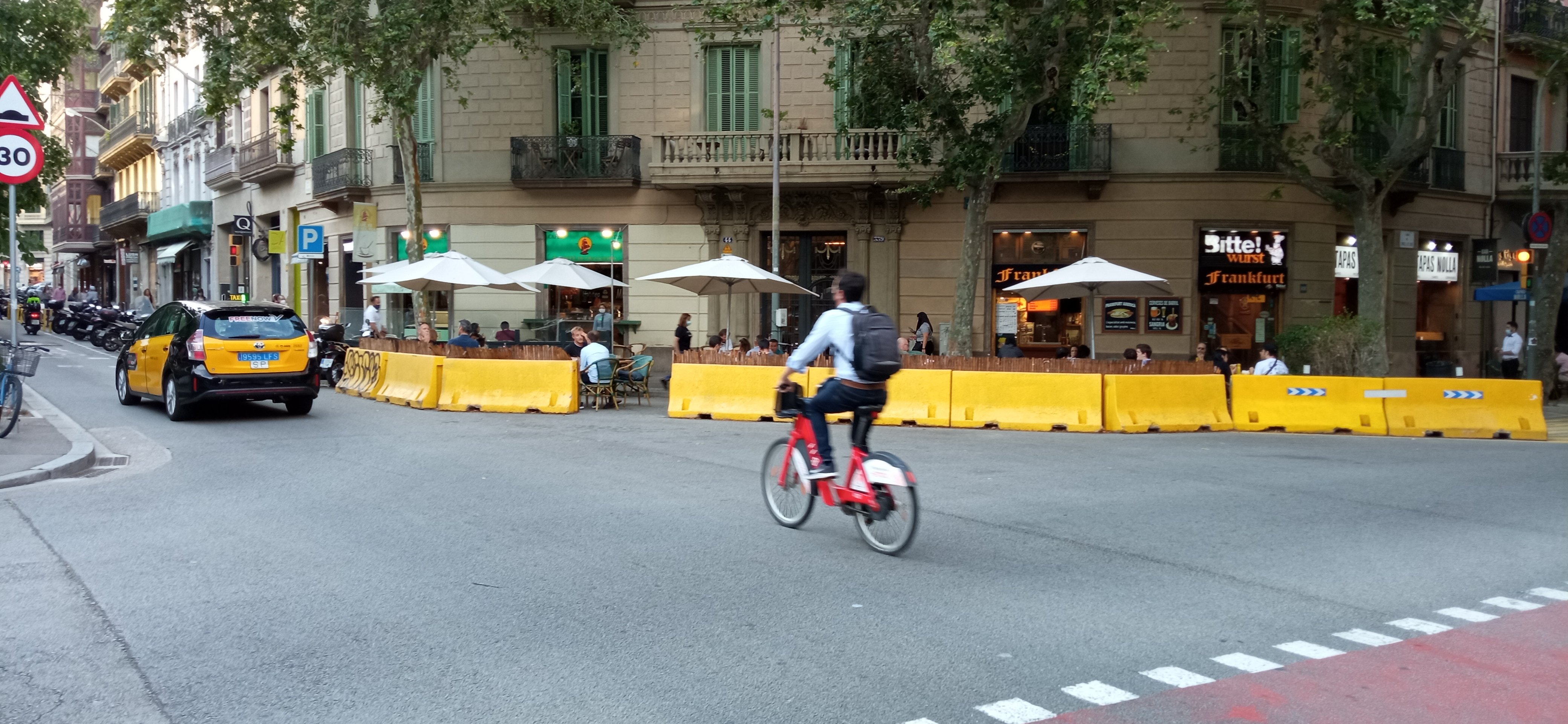 Las terrazas en calzada se consolidan en Barcelona