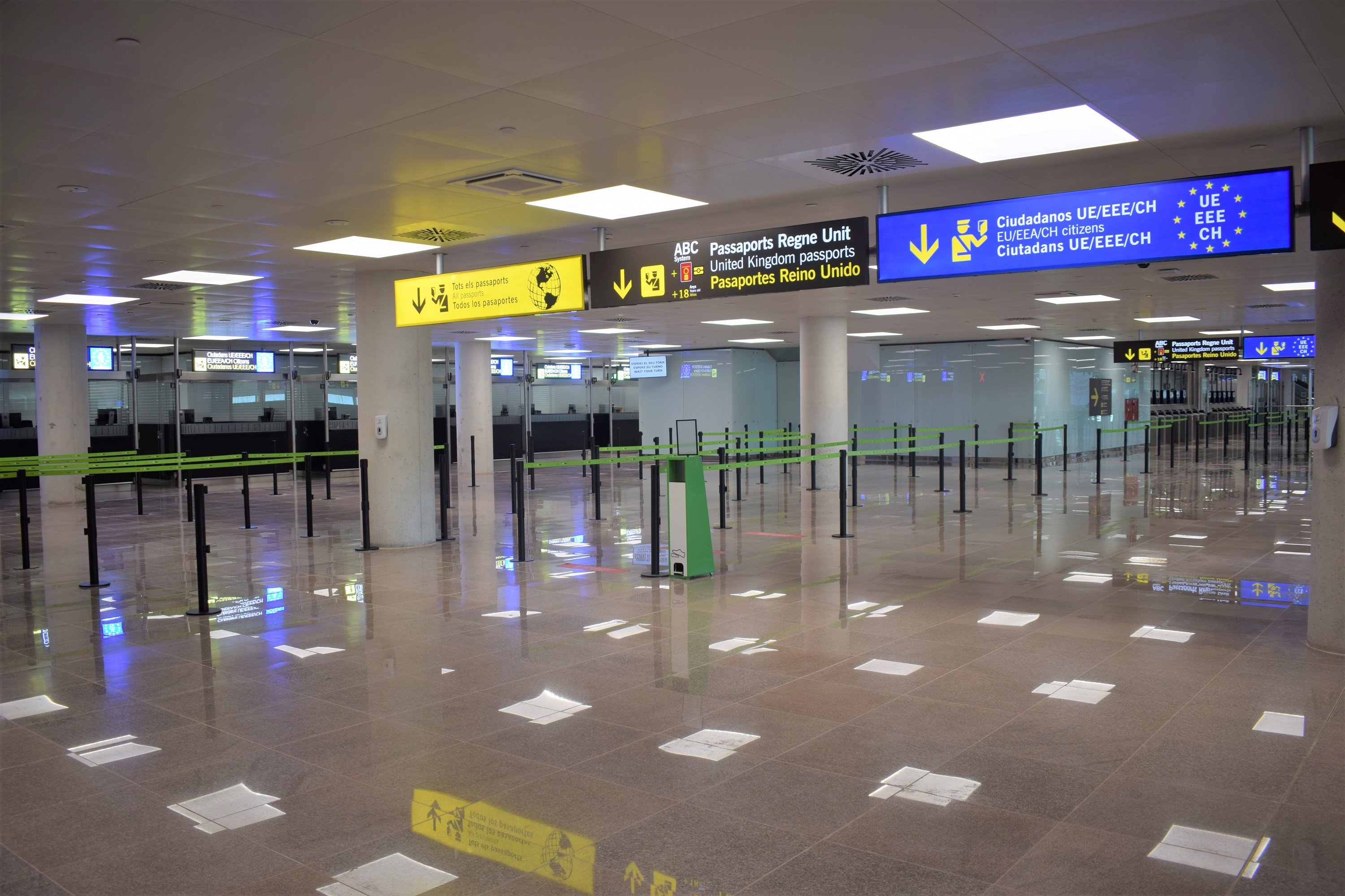 El aeropuerto del Prat estrena control de pasaportes después de la Covid