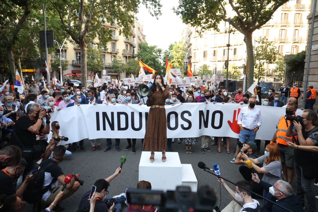 INÉS ARRIMADAS DISCURSO manifestacion unionista Barcelona / Sergi Alcàzar