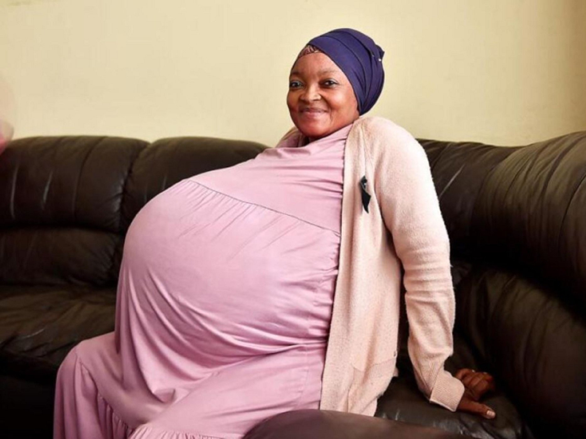 De récord mundial: una mujer da a luz a 10 bebés por sorpresa