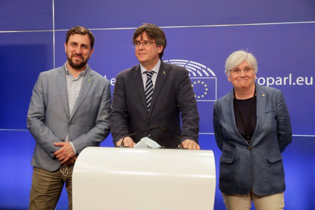 Toni Comín, Carles Puigdemont y Clara Ponsatí - EFE