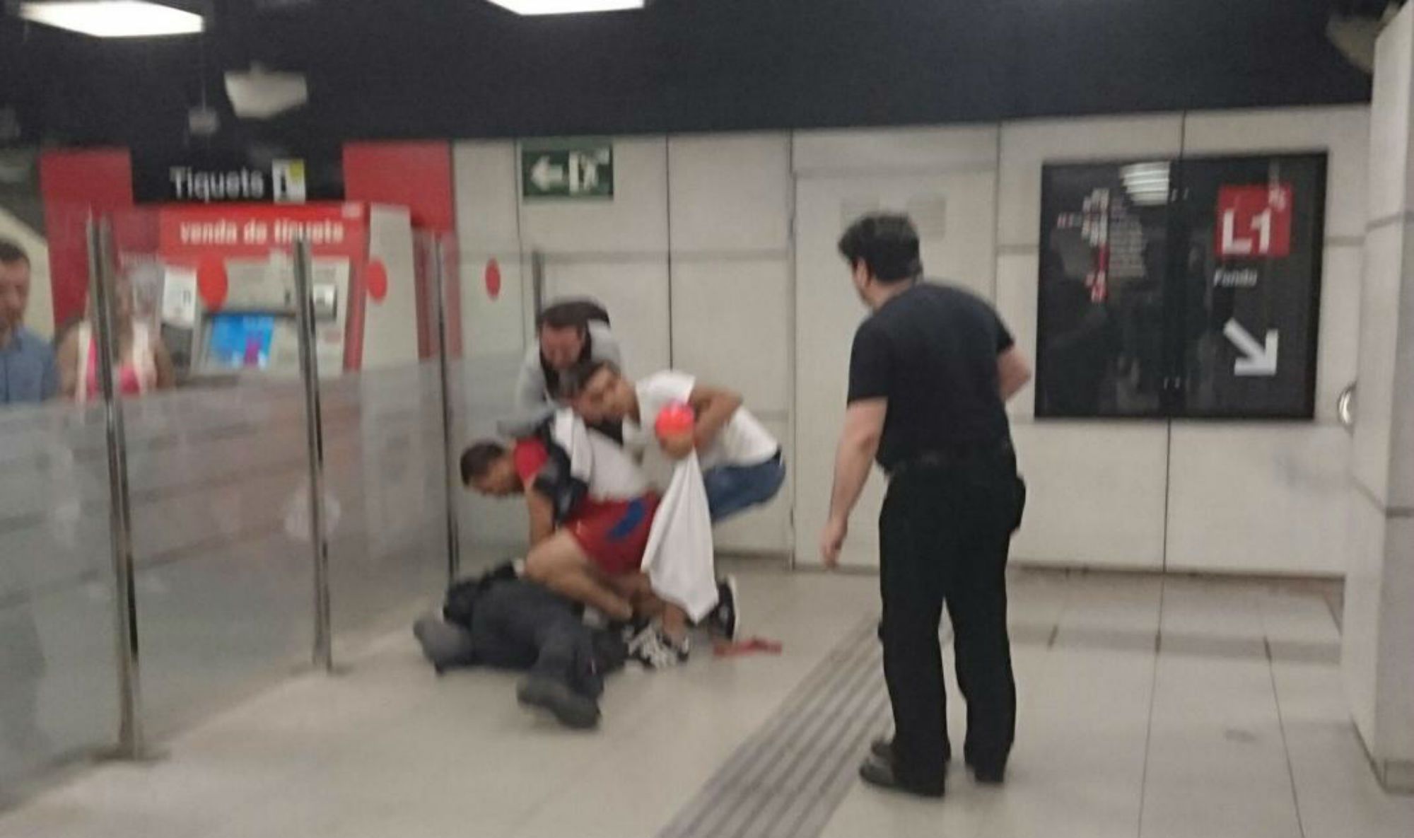 Dues noves agressions a vigilants del Metro