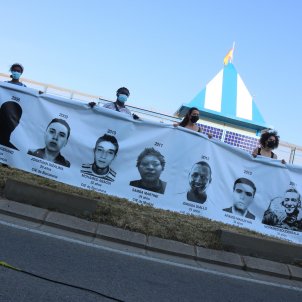 Manifestació contra els CIE, on l'Estat reclou els migrants sense papers