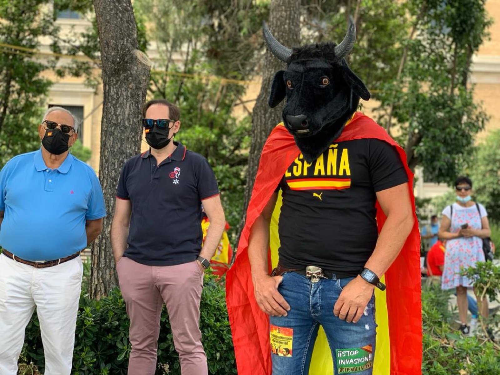 Ira en Colón contra Sánchez, el indulto, la prensa...y el generador que no llega