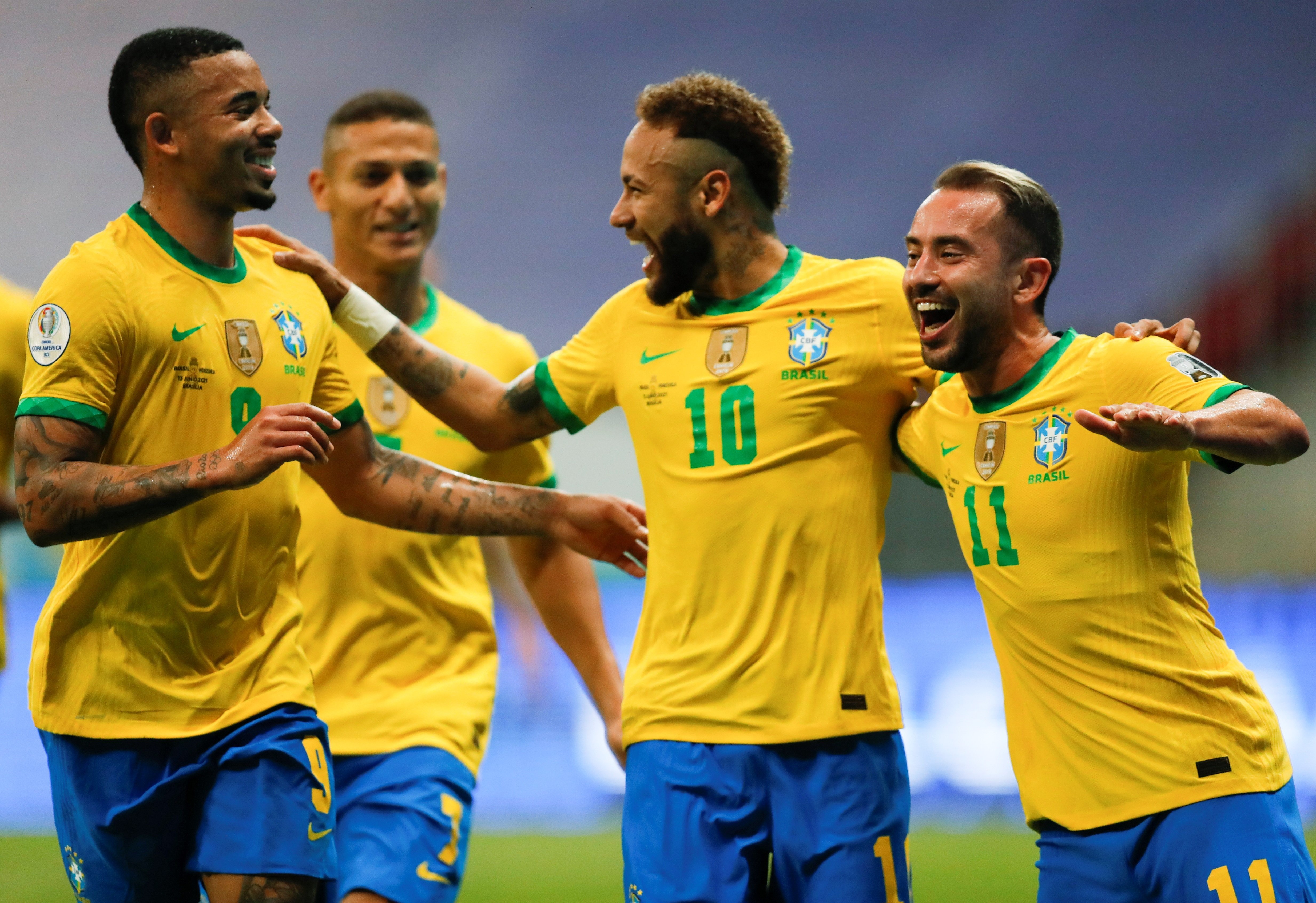Els jugadors de Brasil celebren un dels gols / EFE Els jugadors de Brasil celebren un dels gols / EFE