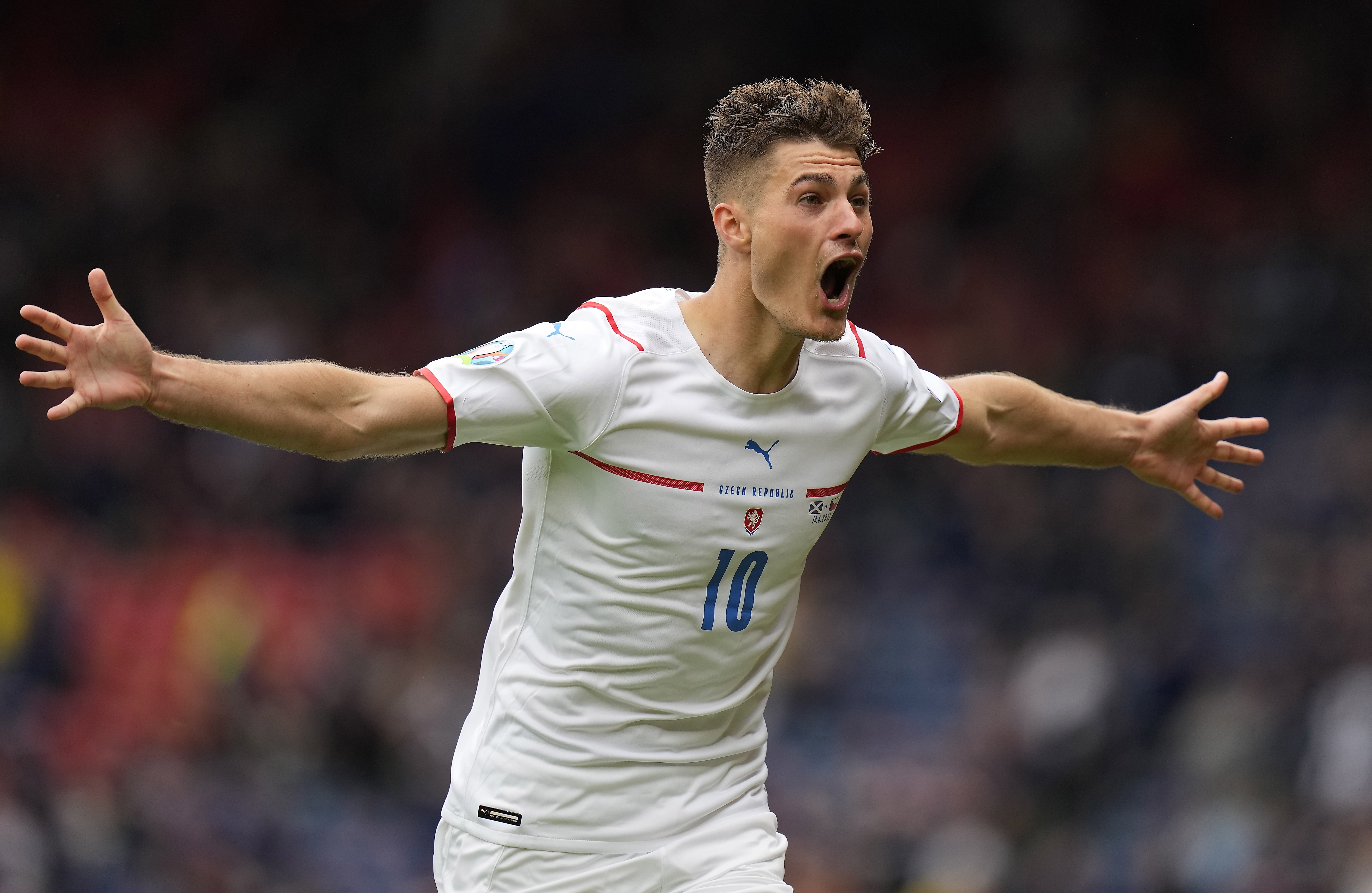 Schick ya ha marcado el gol de la Eurocopa en el partido Escocia-República Checa