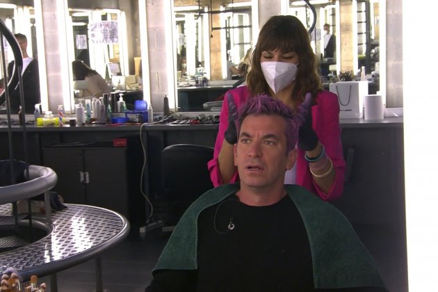 Arturo Valls pelo morado Antena 3