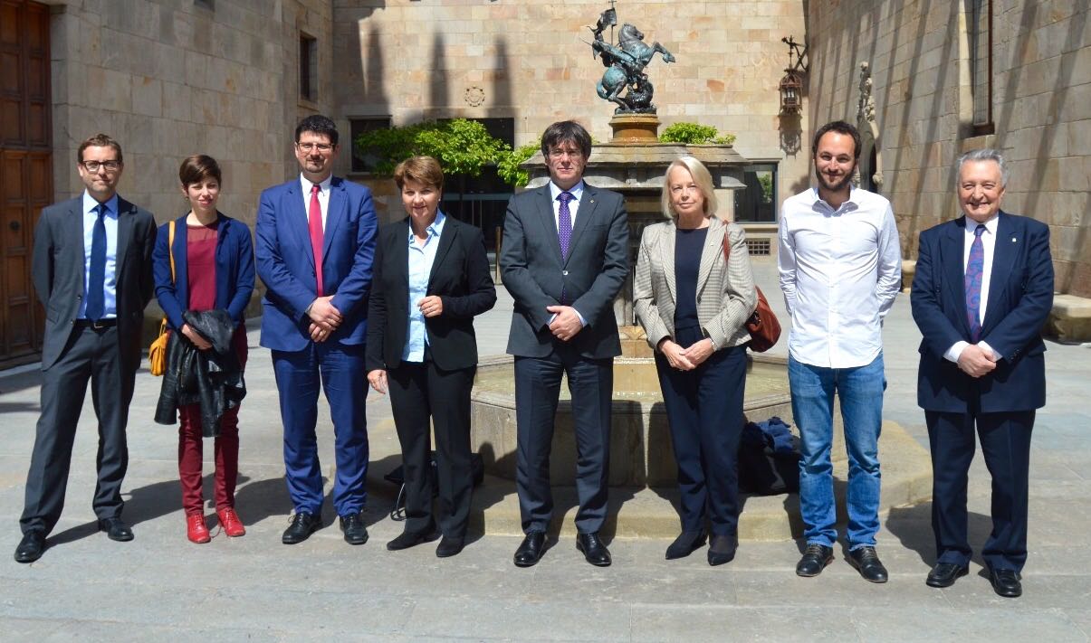 Una delegació de diputats suïssos viatja a Catalunya per analitzar el procés