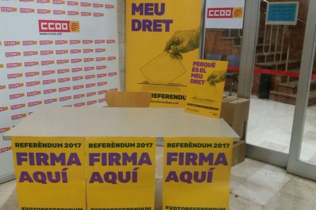 acto ccoo recogida firmas referendum casado