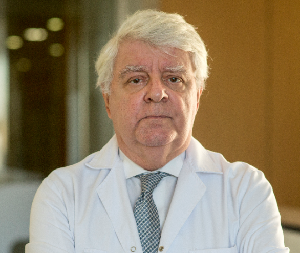Dr. Esteban Mur