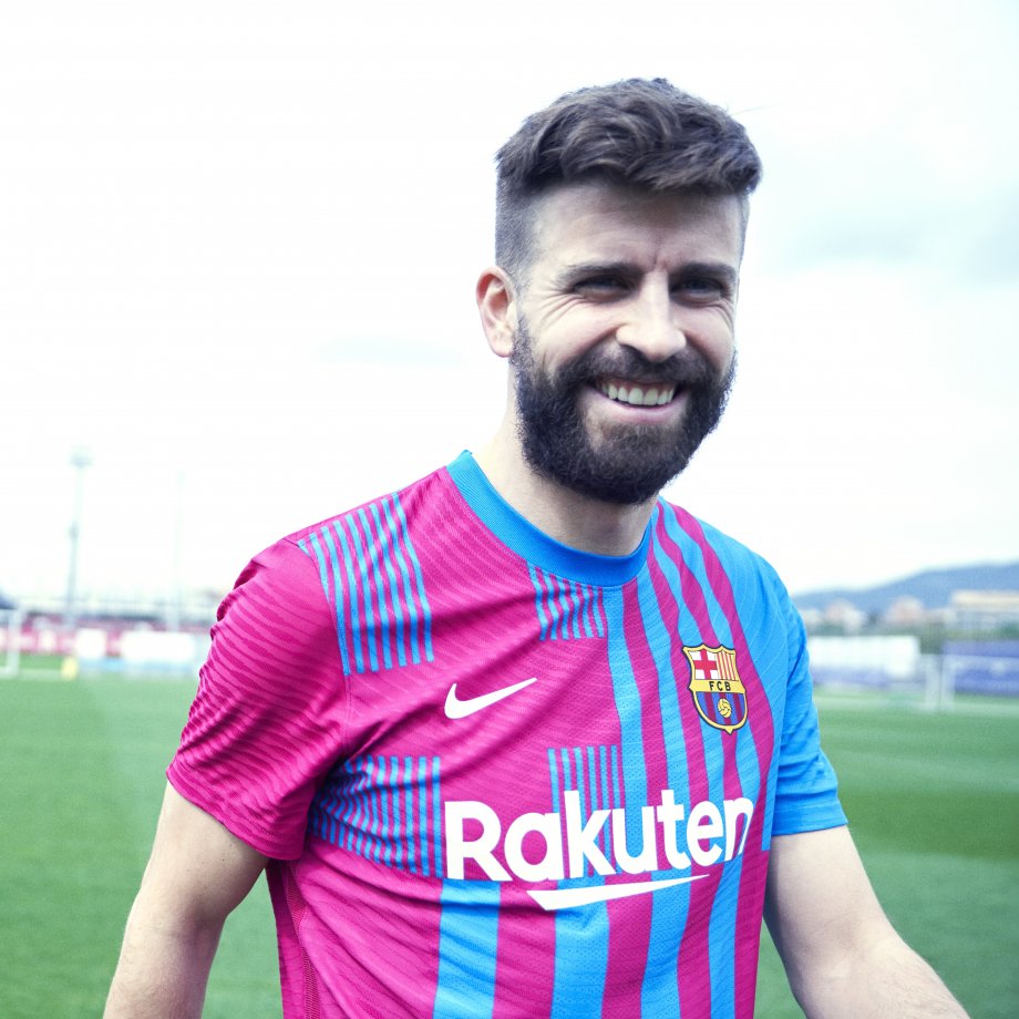 Gerard Piqué samarreta Barca escut FC Barcelona