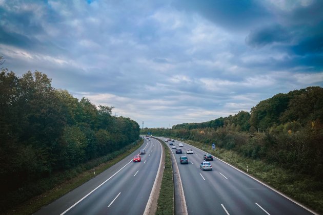 Autobahn autopista unsplash