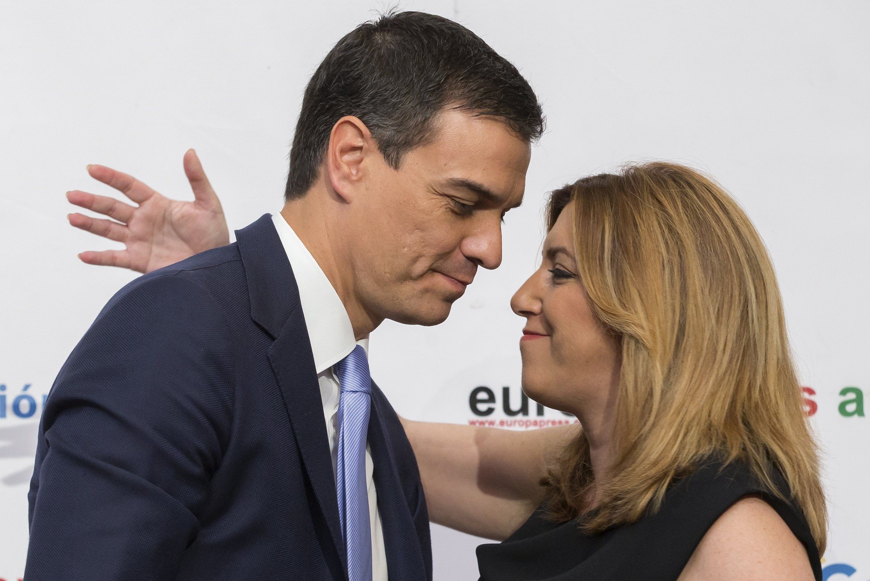 Sánchez tranquiliza a Díaz sobre el pacto político con Catalunya