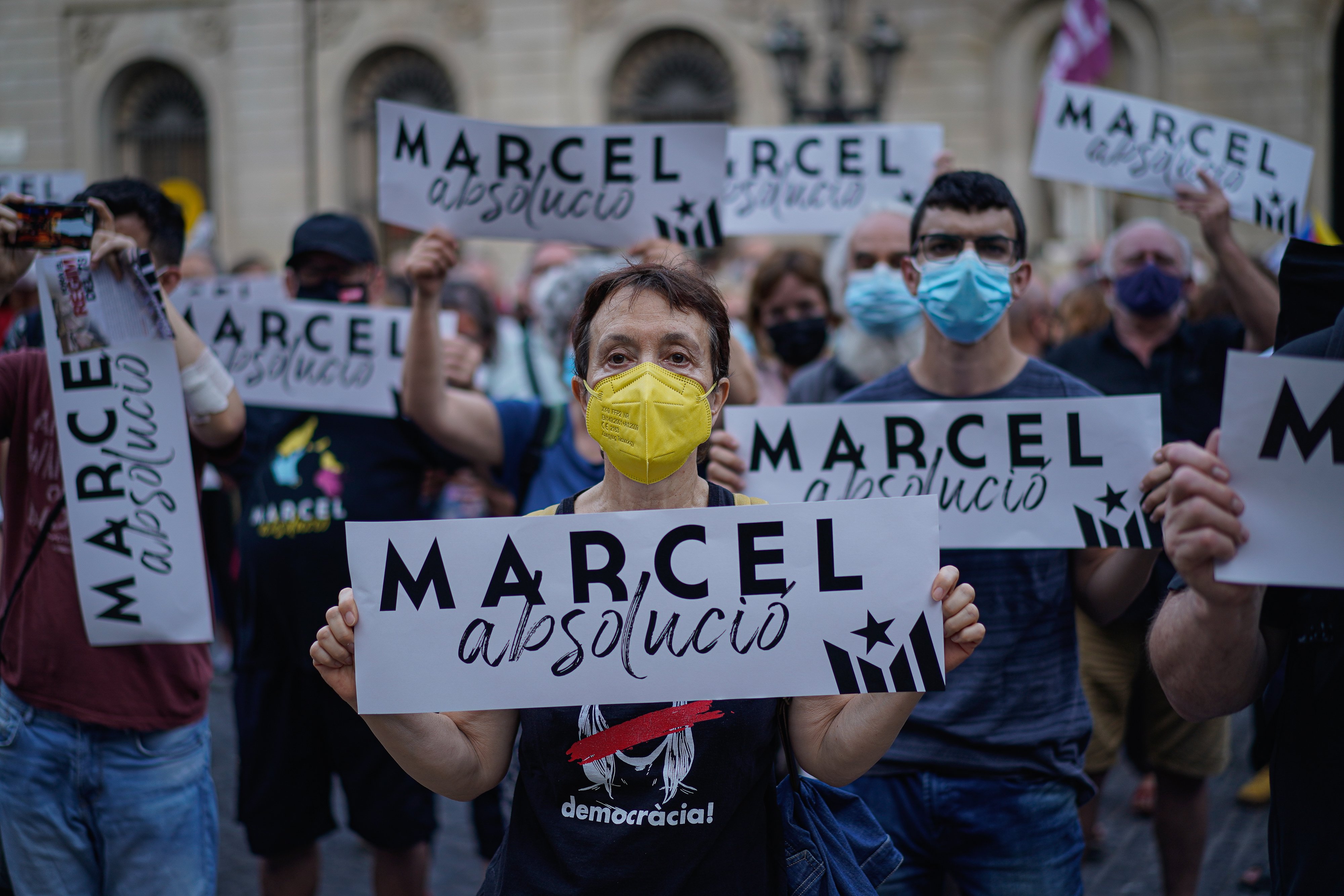 Clamor por toda Catalunya por la absolución de Vivet: "¡Basta de represión!"