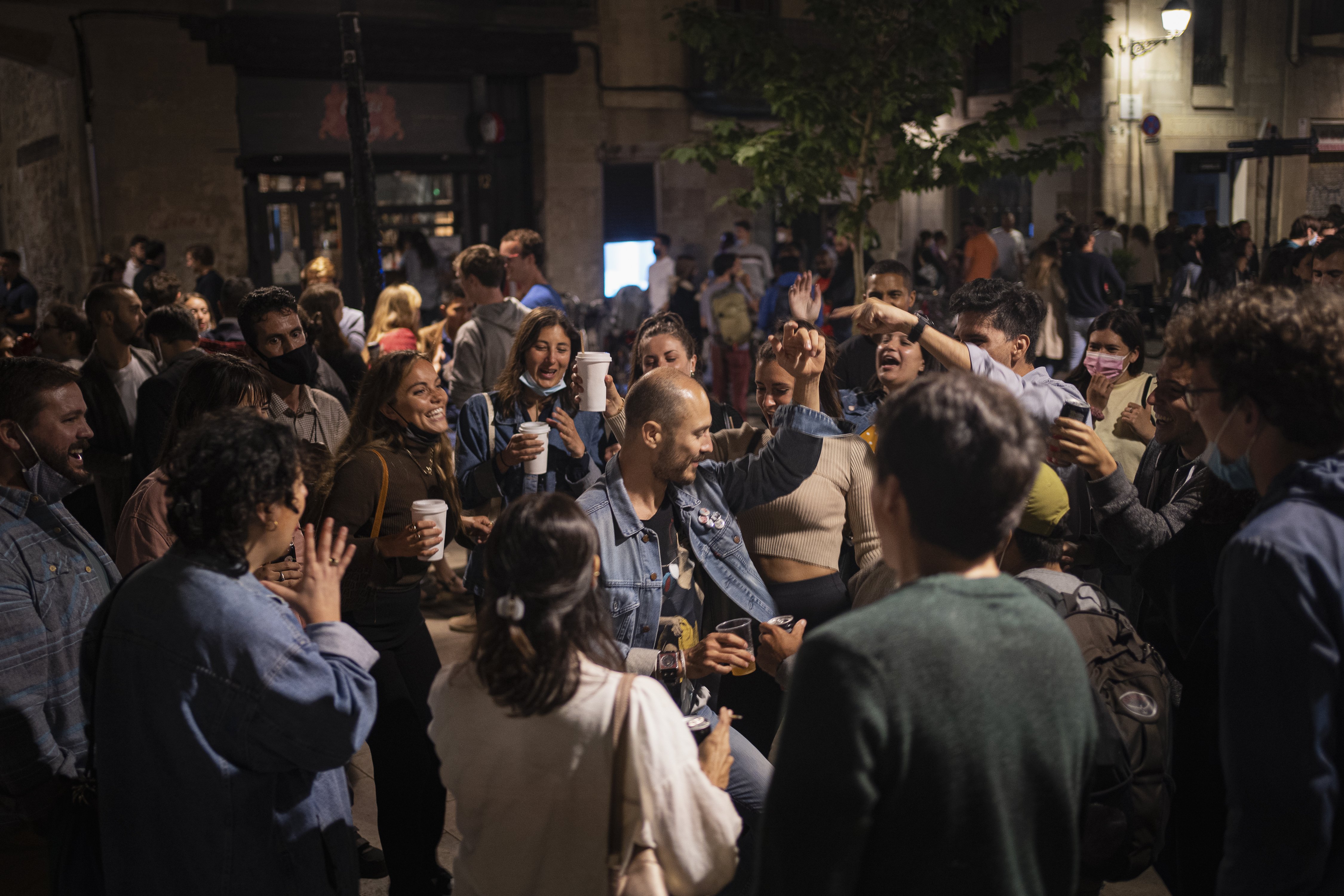 Fin de Año en Catalunya: se prevén más de 1.500 botellones y fiestas ilegales