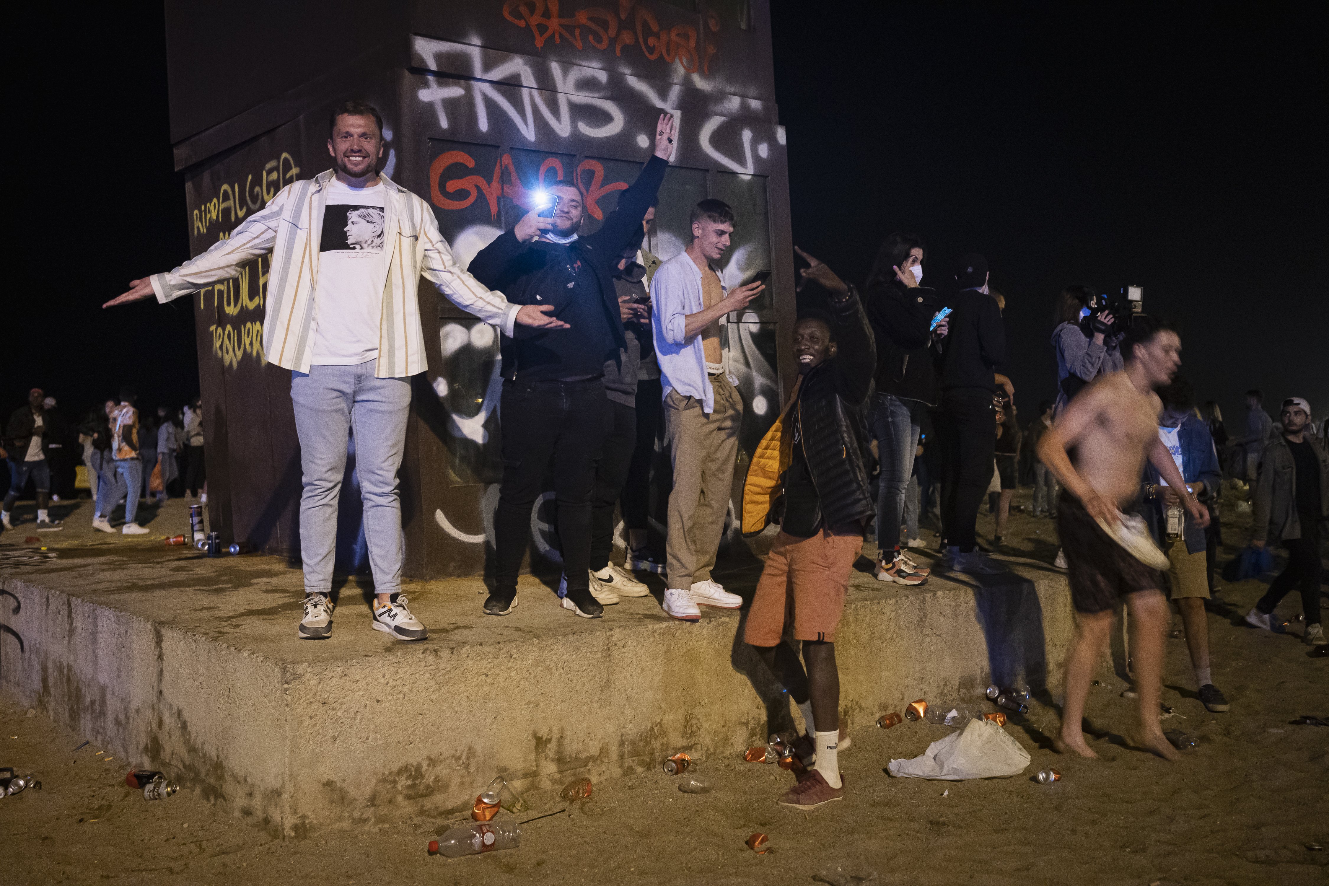 Vecinos de Ciutat Vella, hartos de Colau, se manifestarán por el derecho a dormir