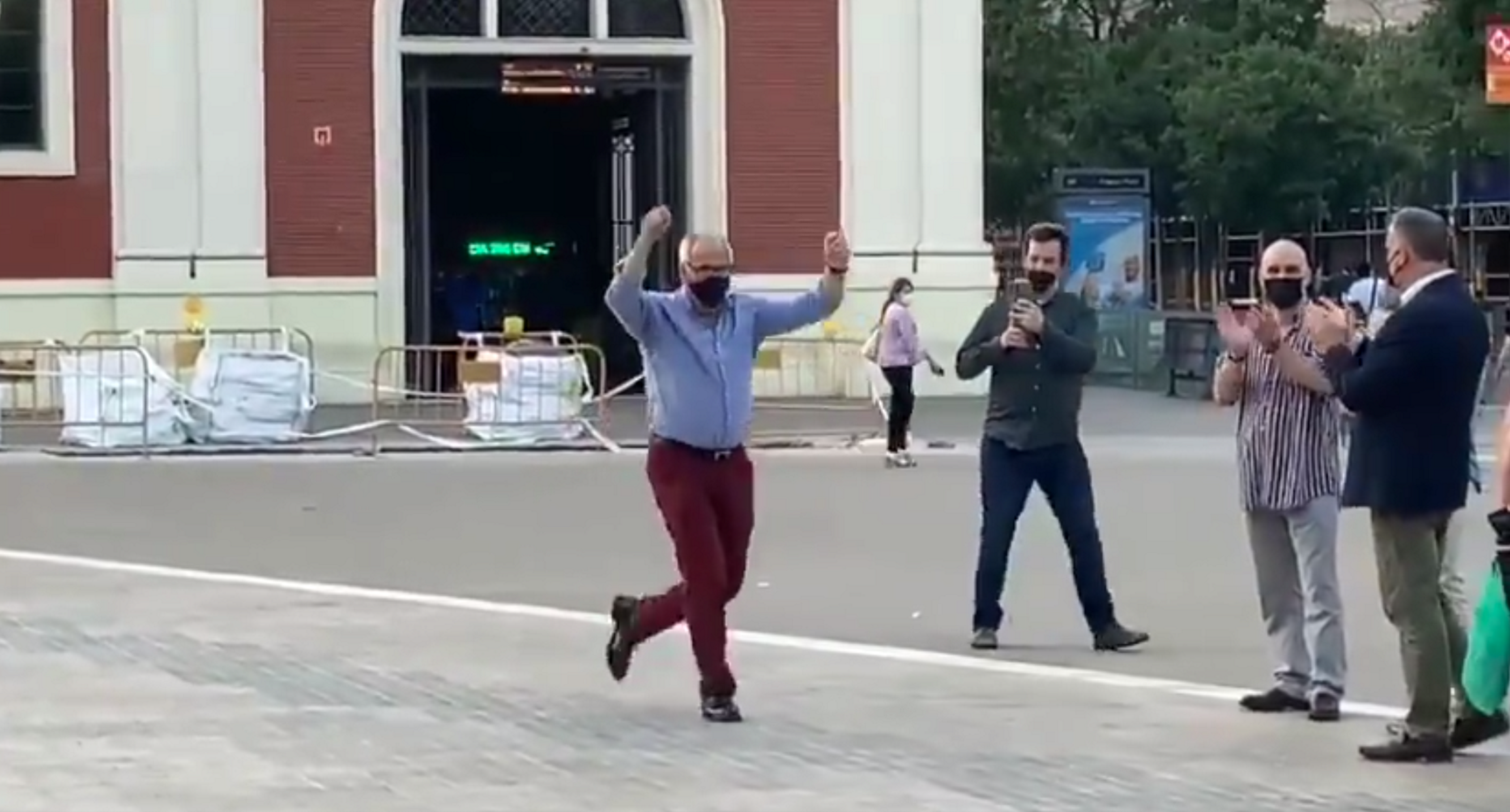 La danza surrealista de Josep Bou en el corte de la Meridiana