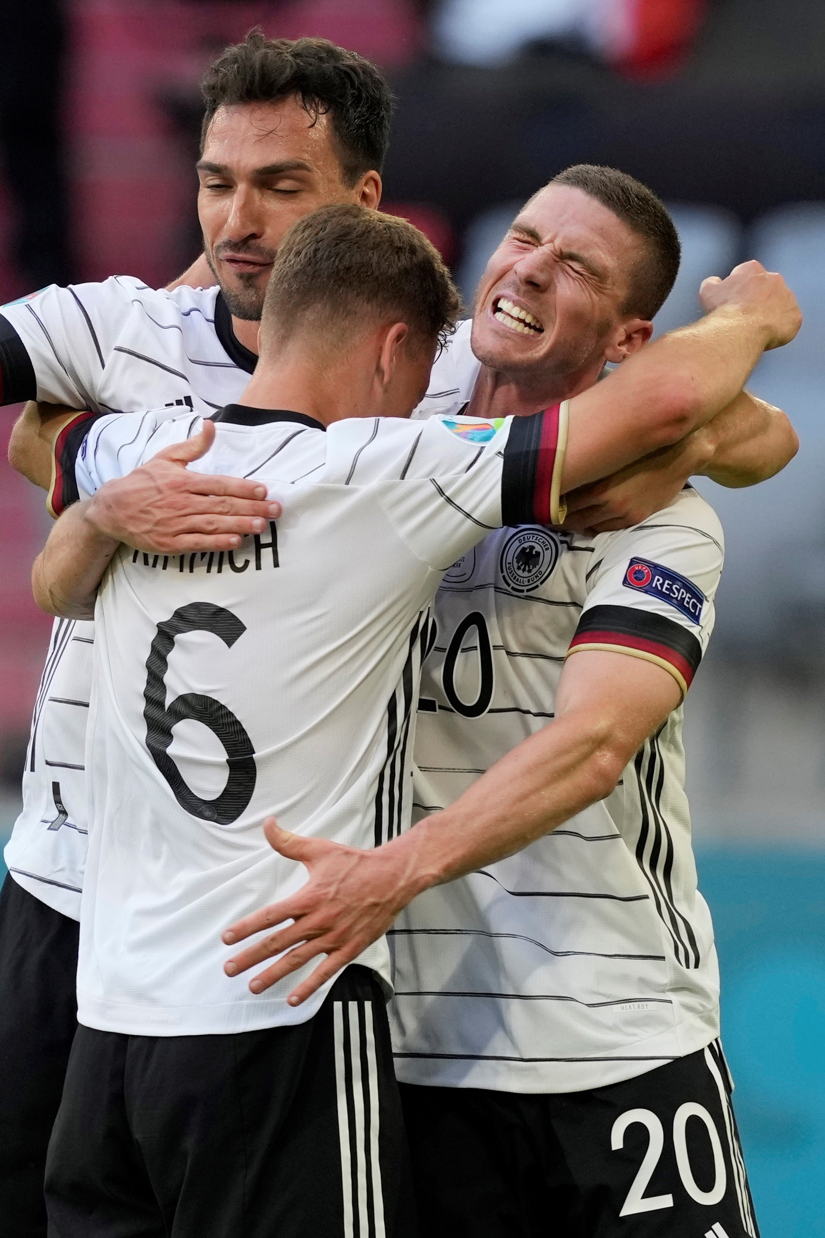 Alemania renace ante Portugal (4-2) y Francia se estrella en Hungría (1-1)