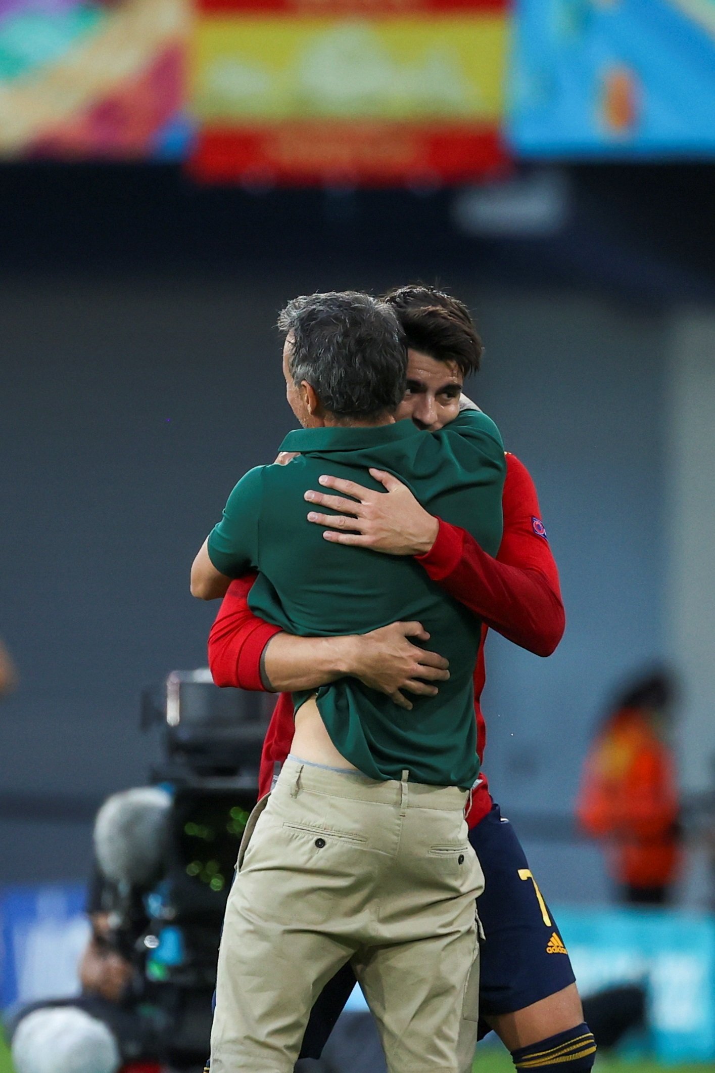 Álvaro Morata y Luis Enrique celebrando el gol de España