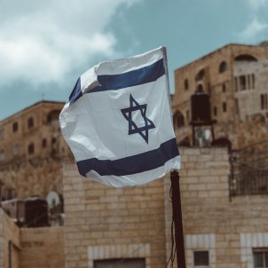 bandera israel - taylor brandon unsplash