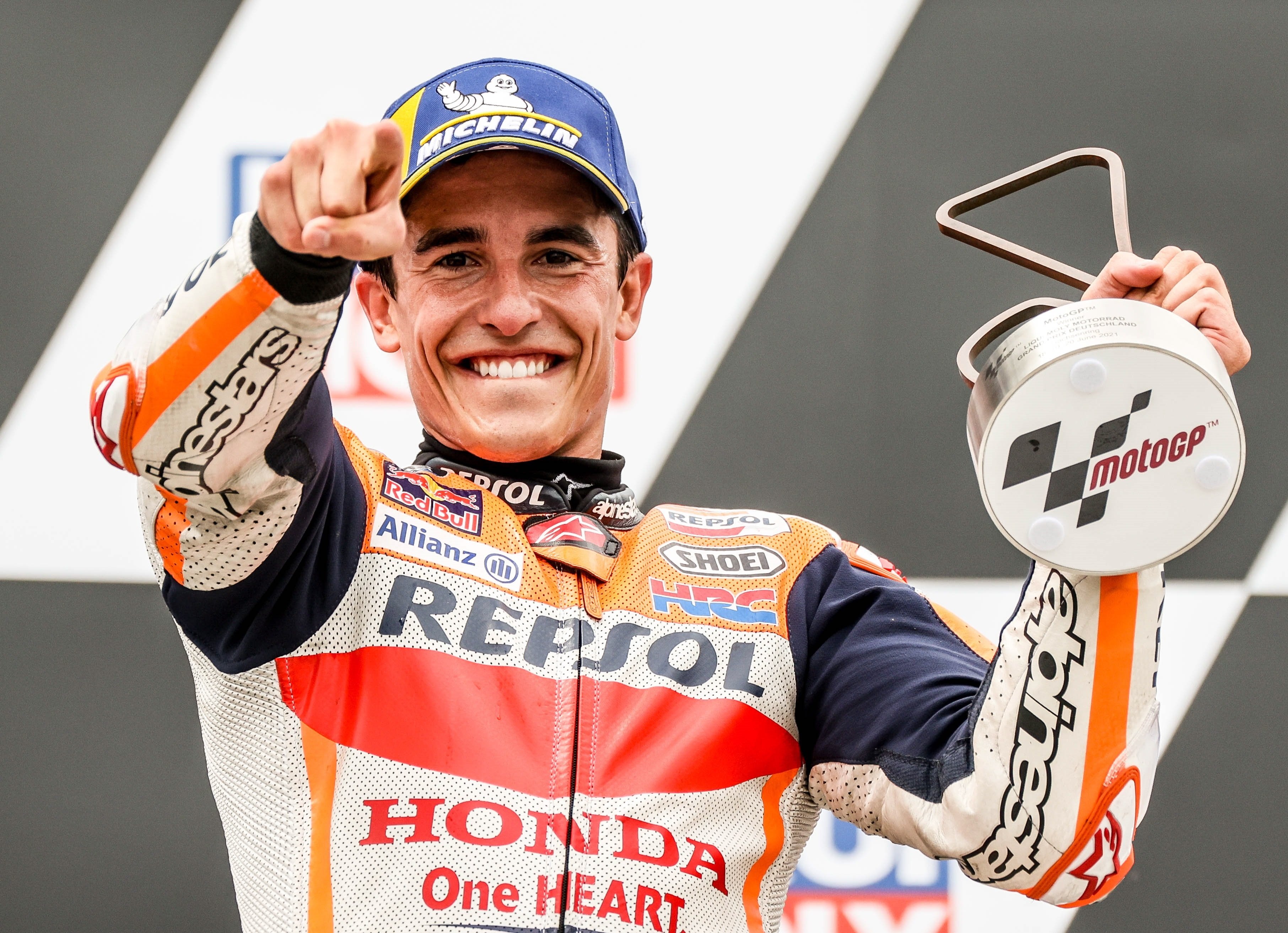 Marc Márquez se exhibe en Sachsenring y confirma que el rey ha vuelto