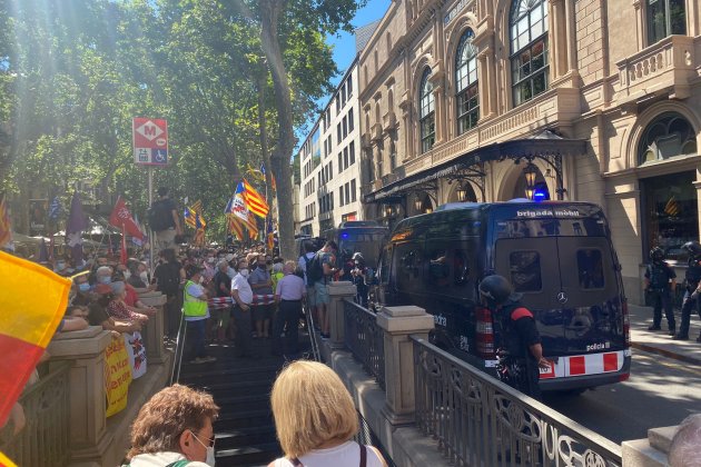 mossos furgonetas manifestación liceo sánchez indultos marco ortin